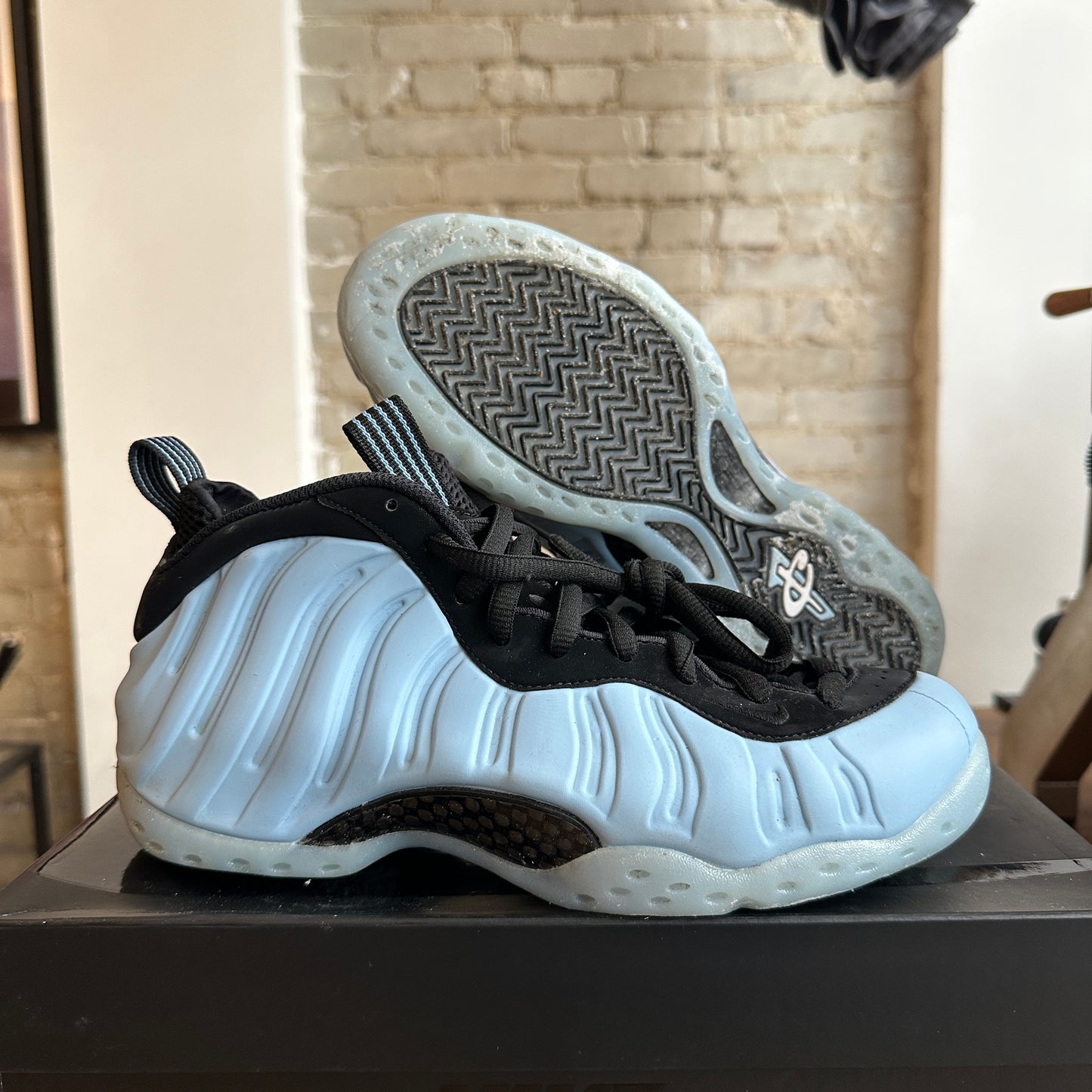 Nike Foamposite One "Psychic Blue" Size 8