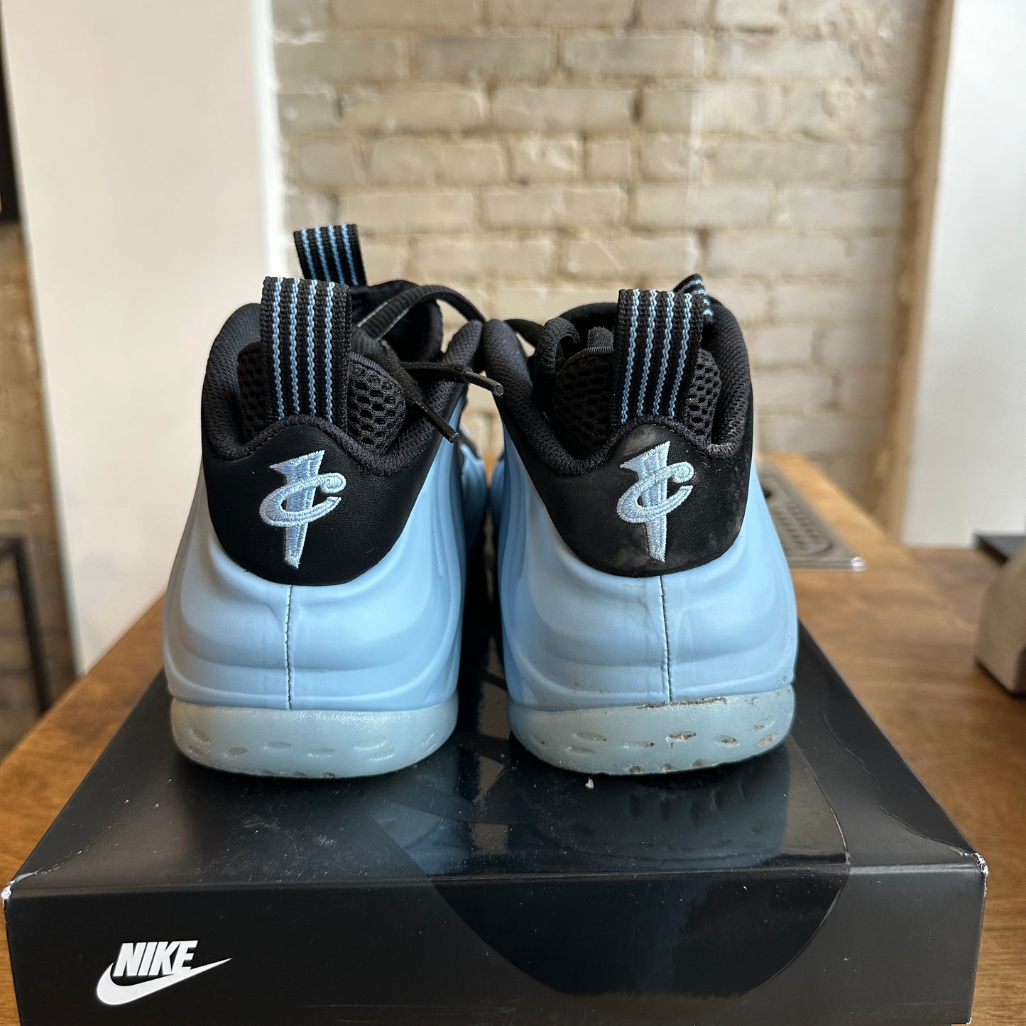 Nike Foamposite One "Psychic Blue" Size 8