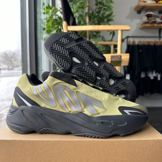 Brand New Yeezy 700 MNVN "Resin" Size 11