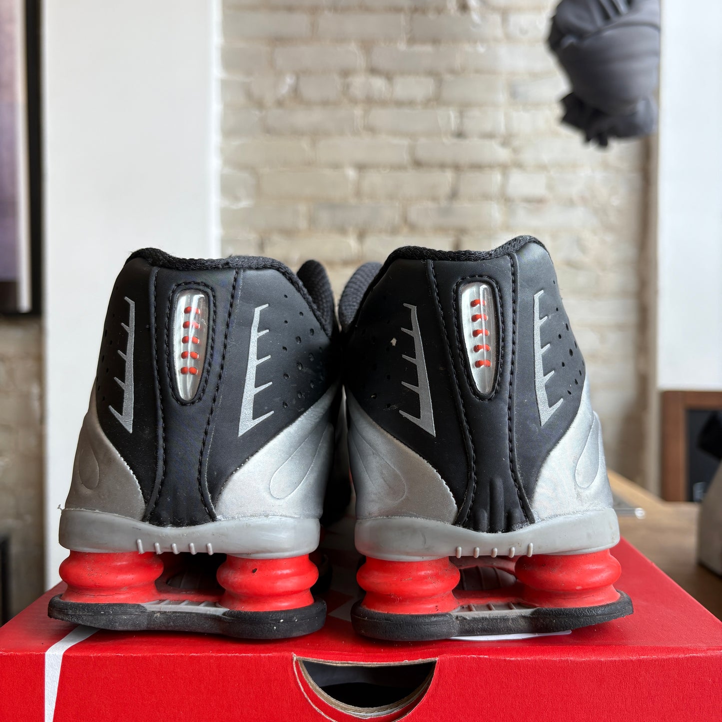 Nike Shox R4 'Metallic Silver' Size 10.5