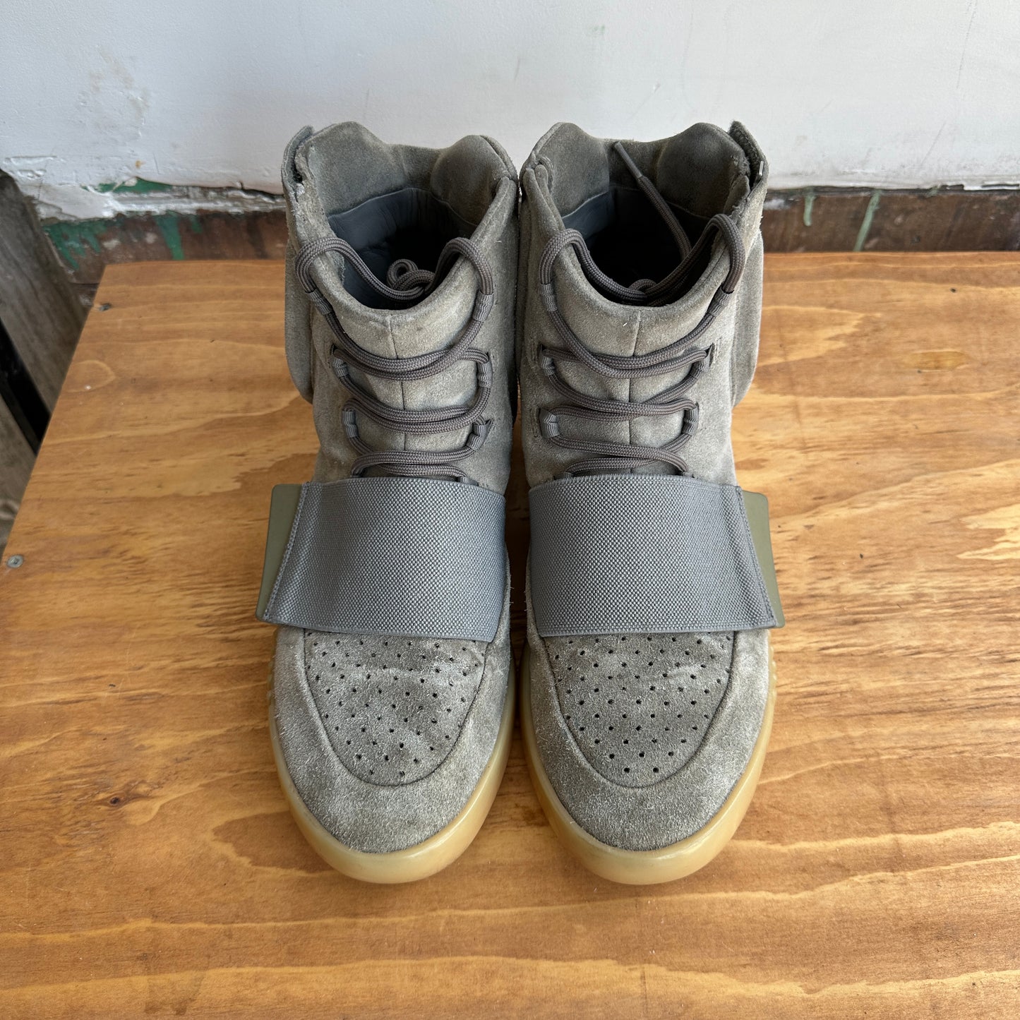 Yeezy 750 "Light Grey" Size 9.5