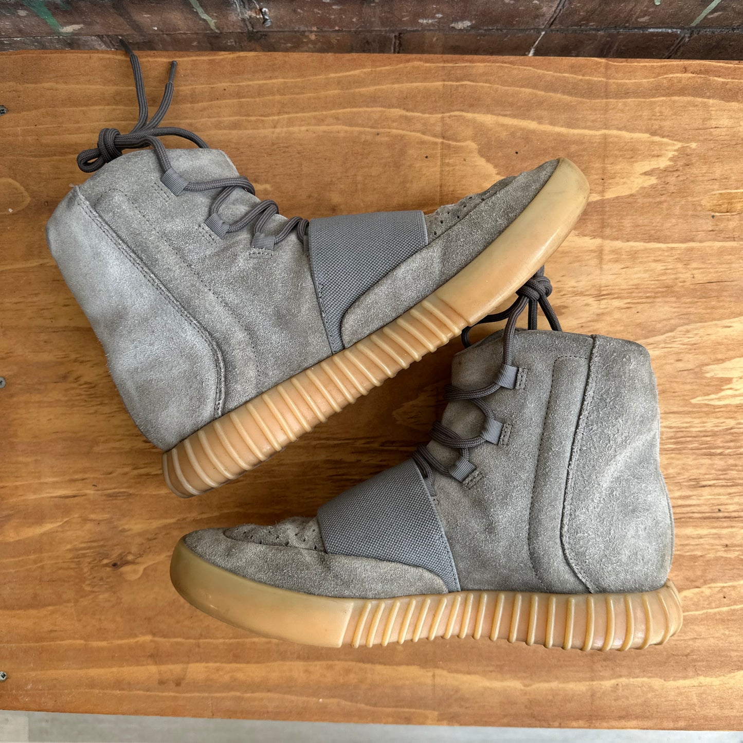 Yeezy 750 "Light Grey" Size 9.5