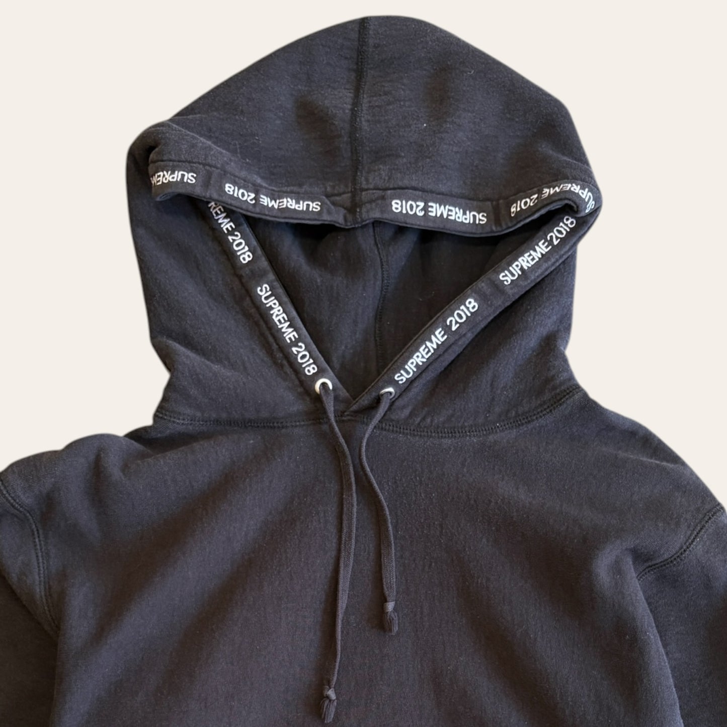 Supreme 2018 Hoodie Size L