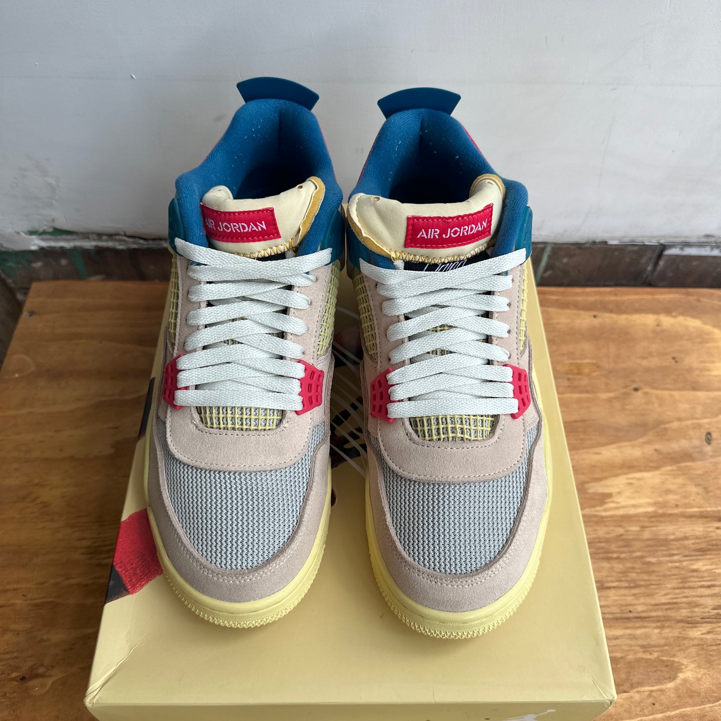 Union x Jordan 4 "Guava" Size 10