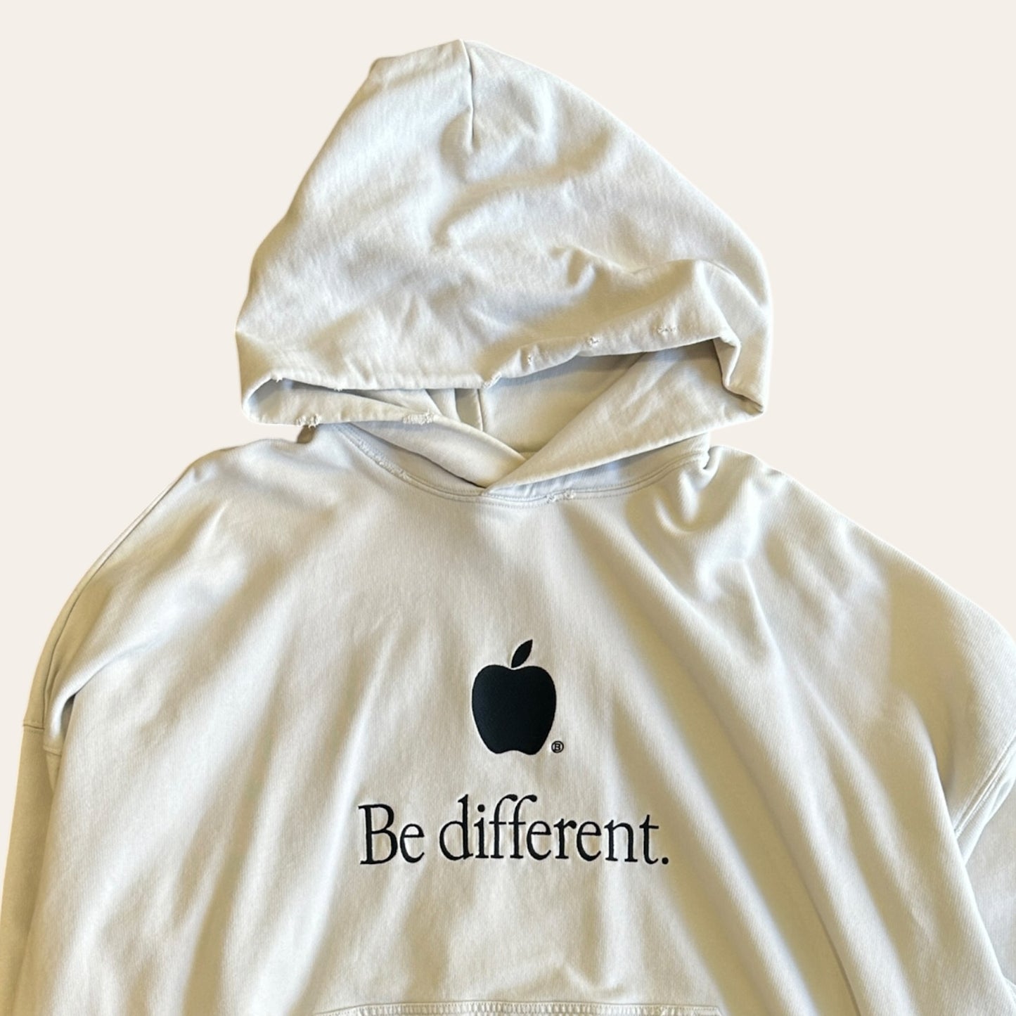 Balenciaga Apple Be Different Hoodie White Size 3