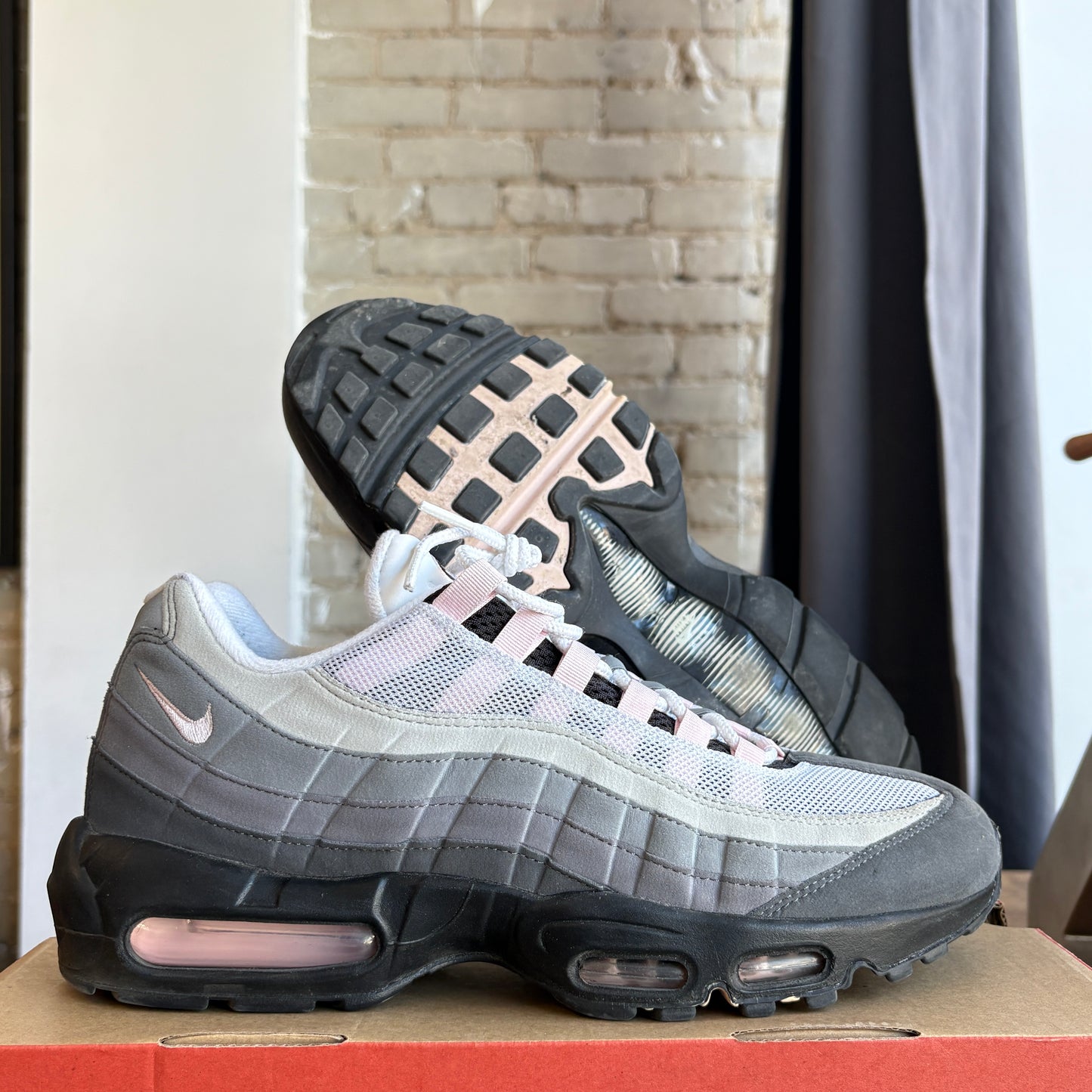 Nike Air Max 95 "Pink Foam" Size 10.5