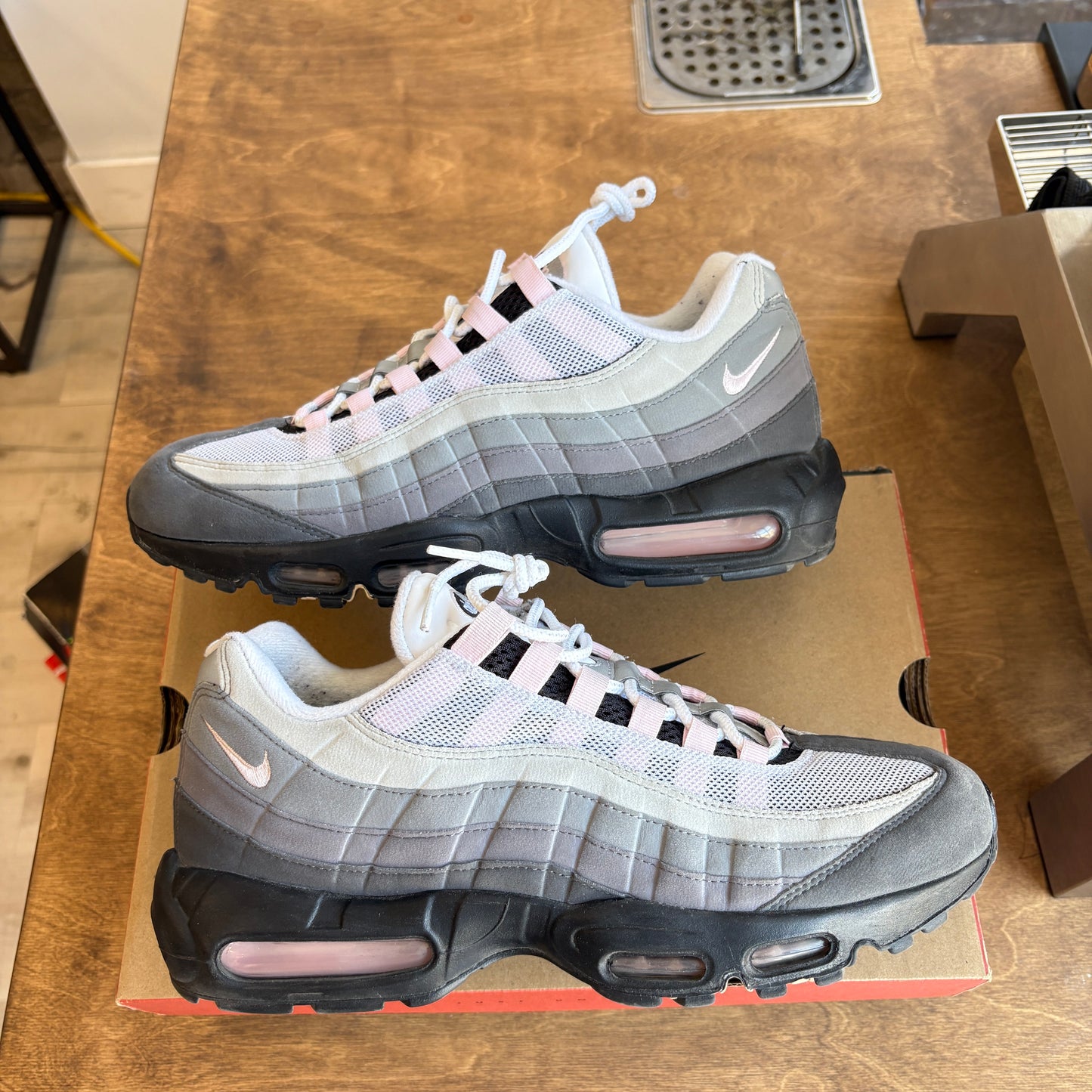 Nike Air Max 95 "Pink Foam" Size 10.5