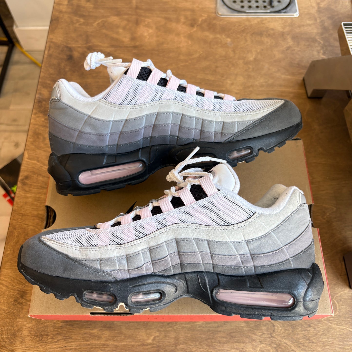 Nike Air Max 95 "Pink Foam" Size 10.5