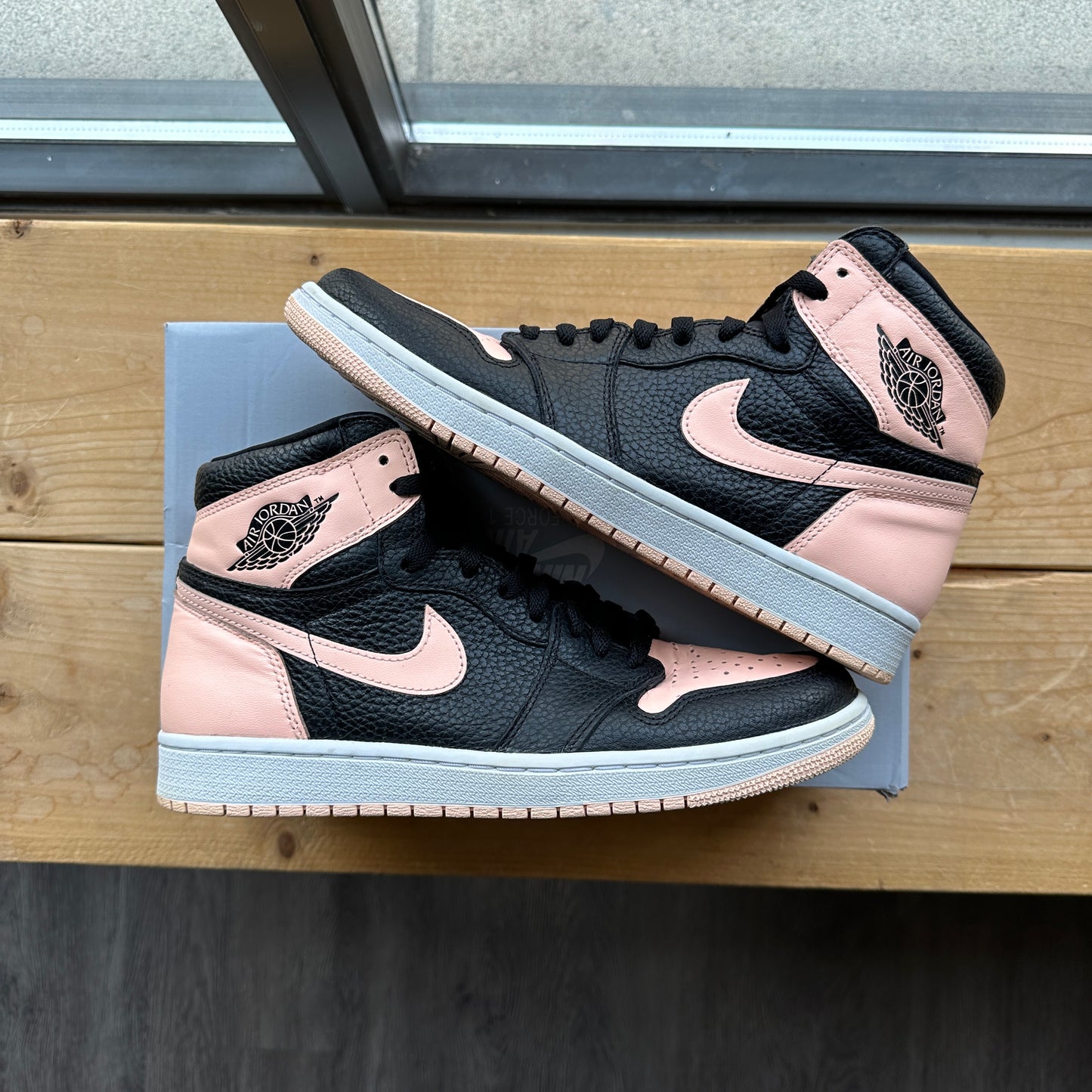 Air Jordan 1 High "Crimson Tint" Size 9.5