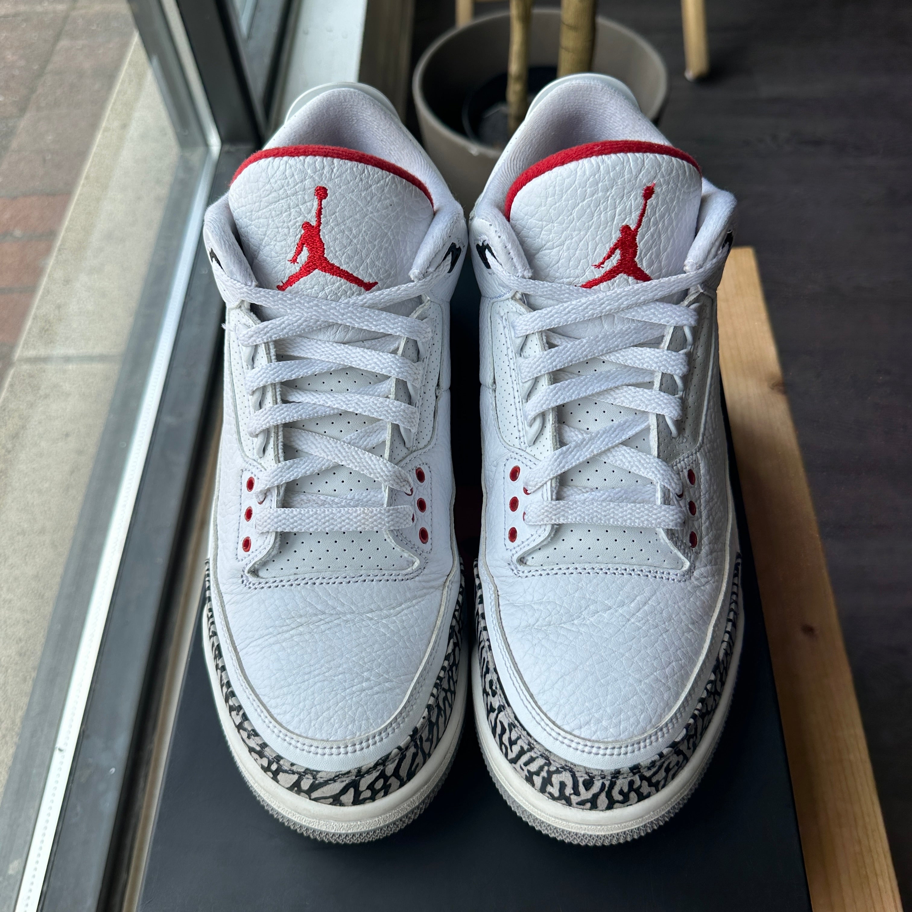 Air Jordan 3 "Hall of Fame" Size 10