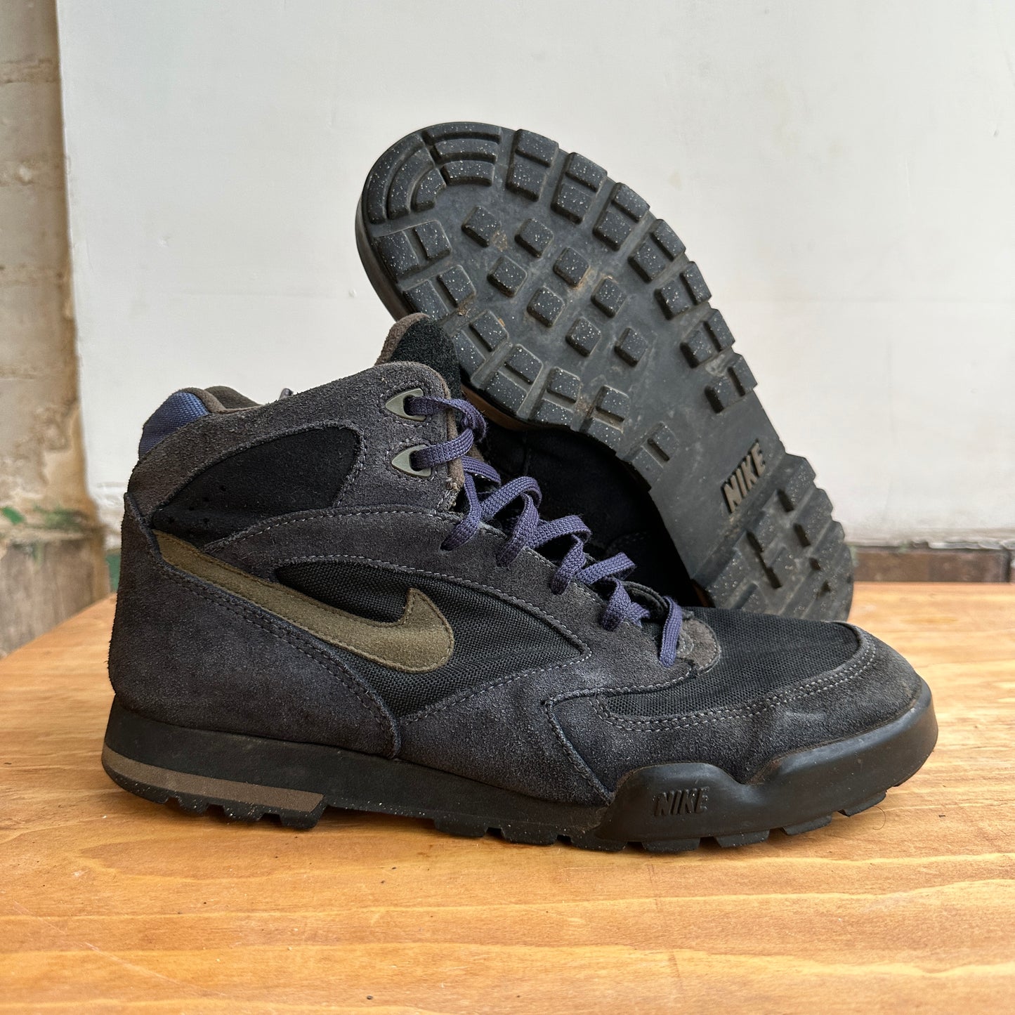 93' Nike Caldera Boots 'Navy' Size 10