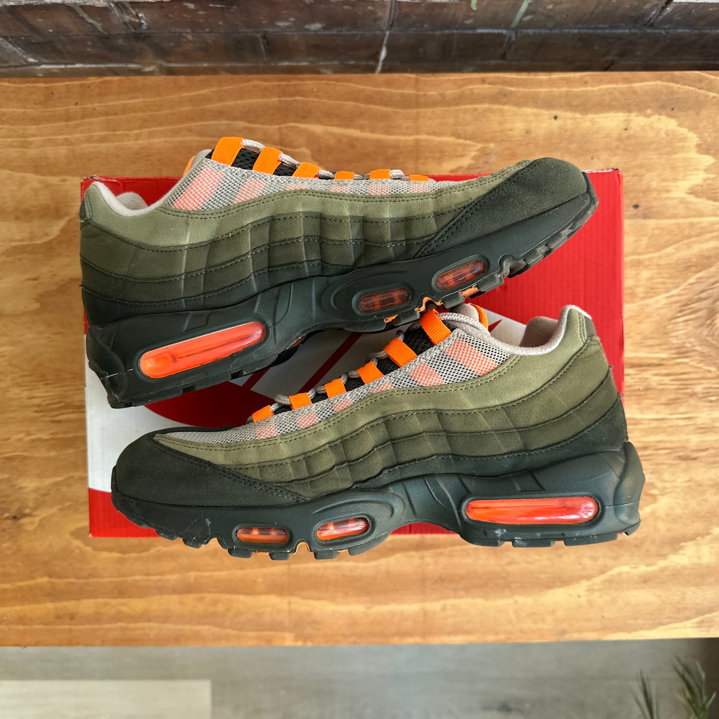 Nike Air Max 95 "Neutral Olive" Size 9.5