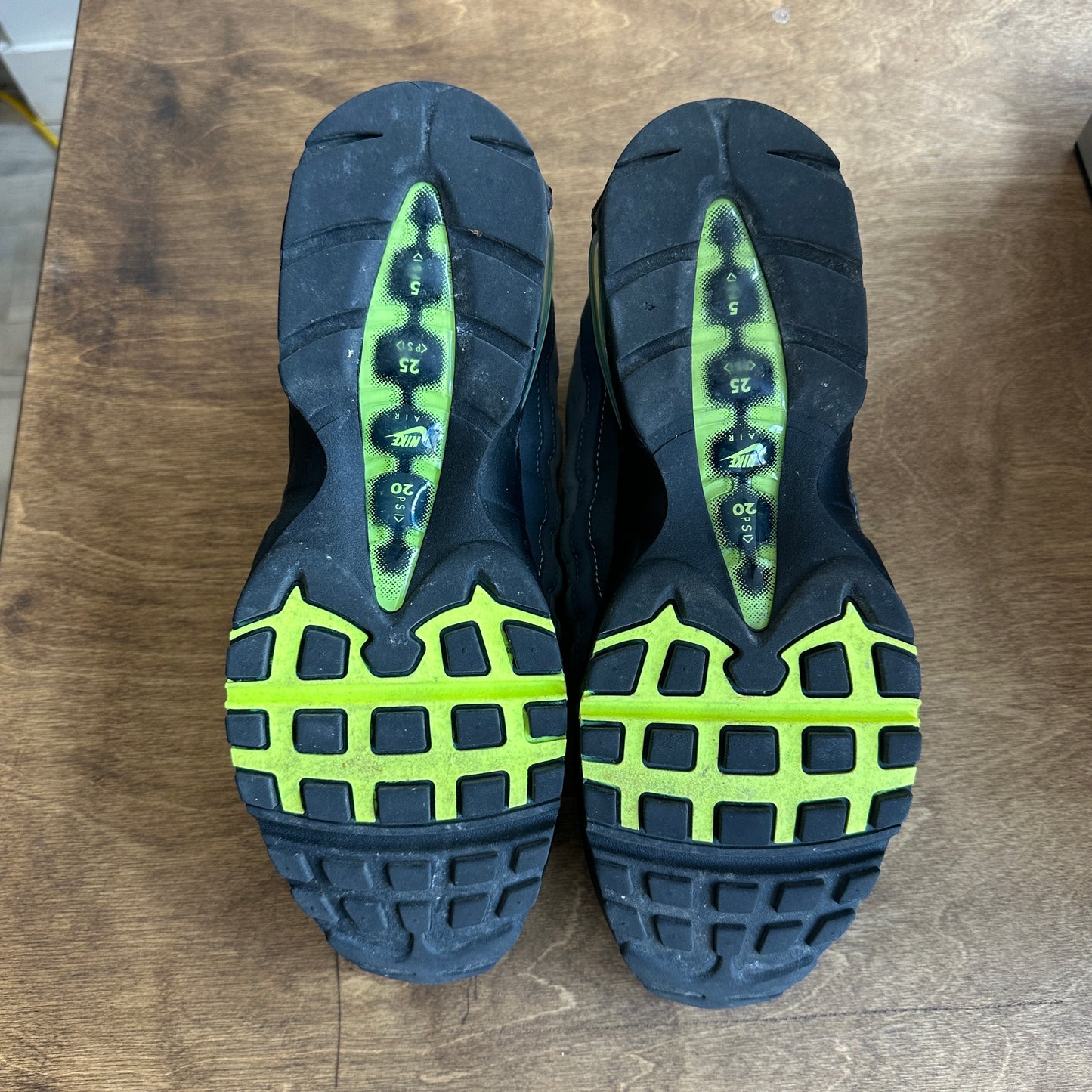 Air Max 95 "Neon Big Bubble" Size 10