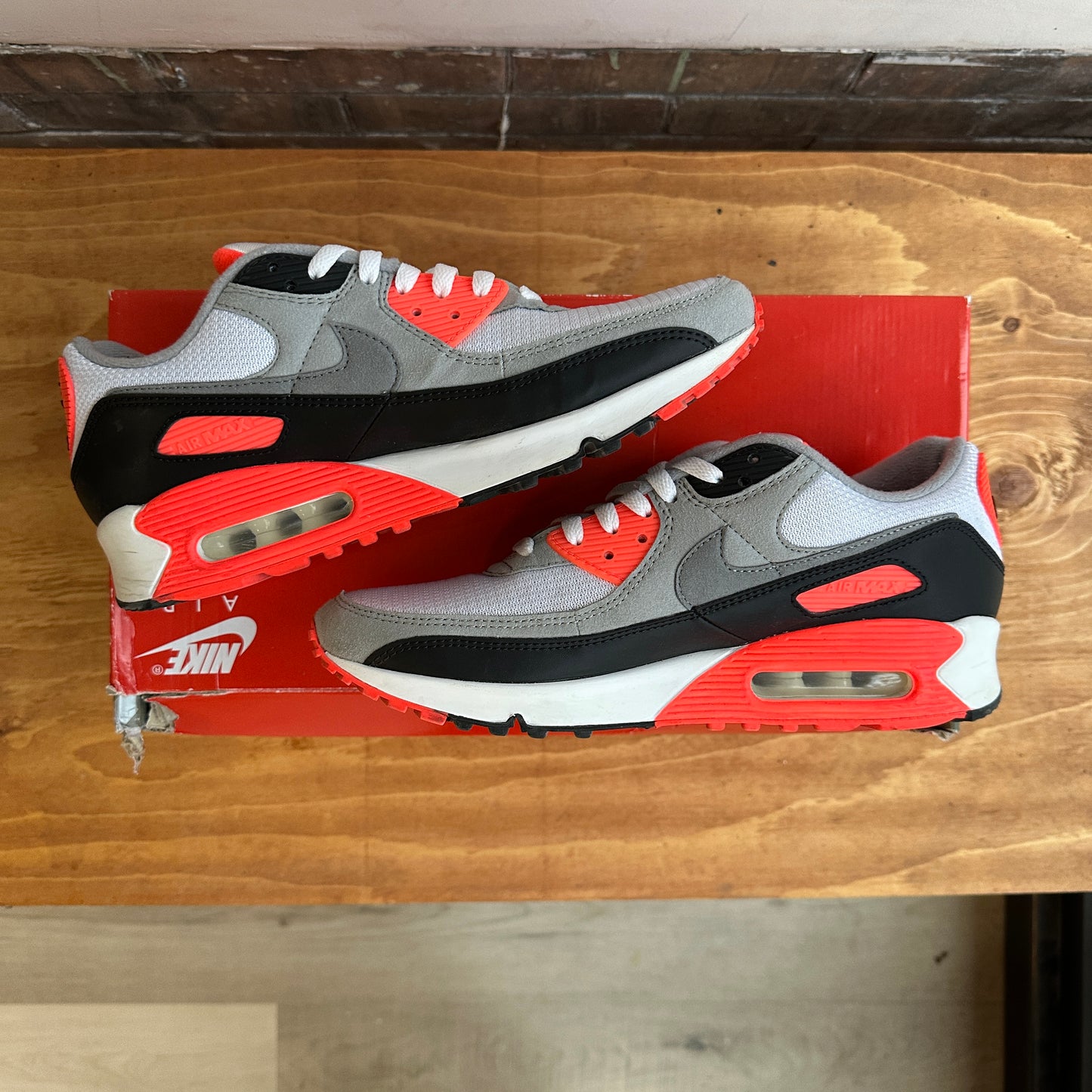 Nike Air Max 90 "Infrared" Size 10.5