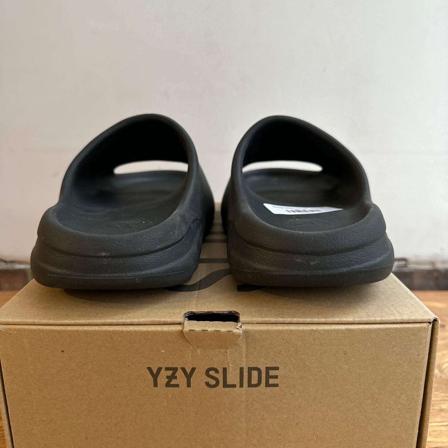 Yeezy Slide "Onyx" Size 10