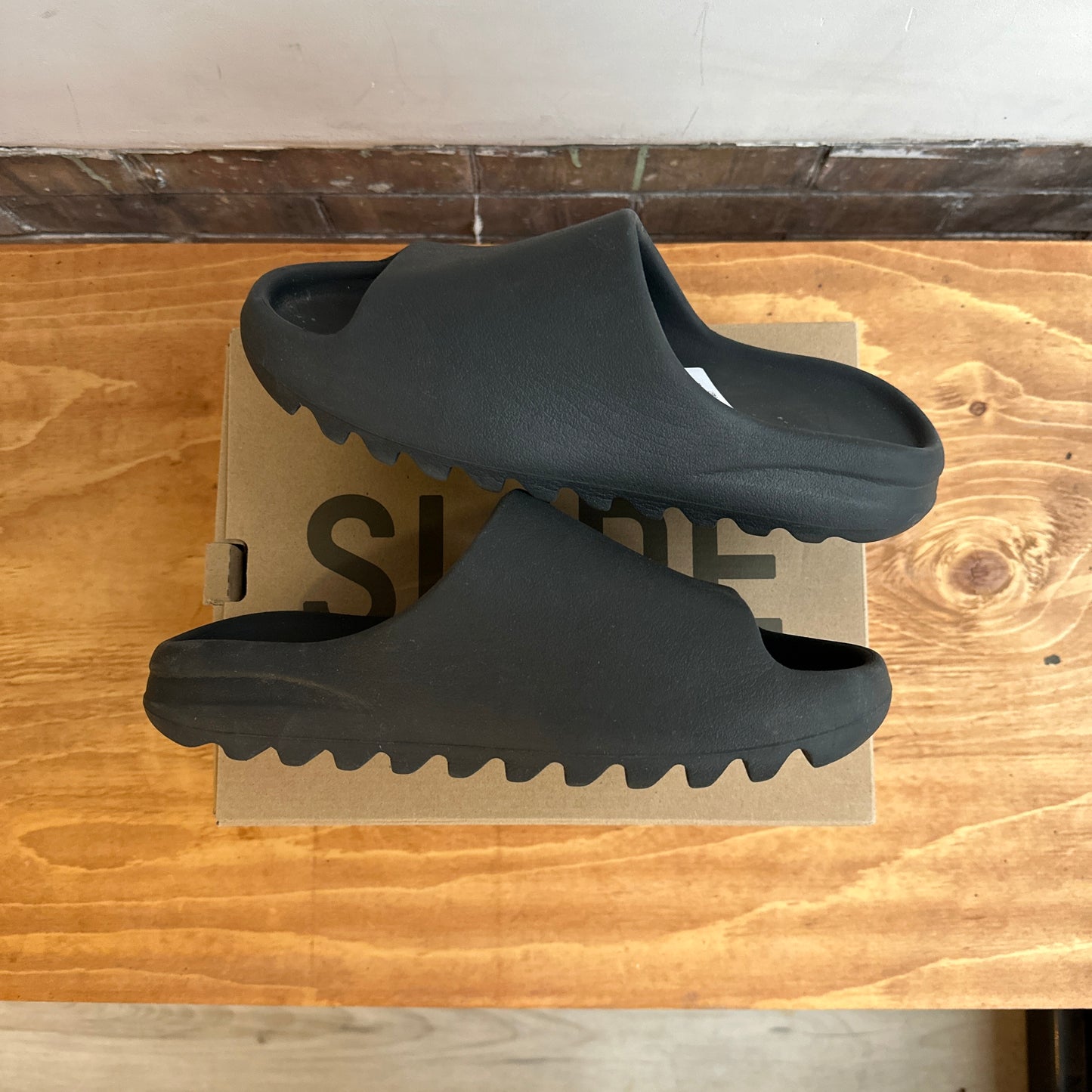 Yeezy Slide "Onyx" Size 10