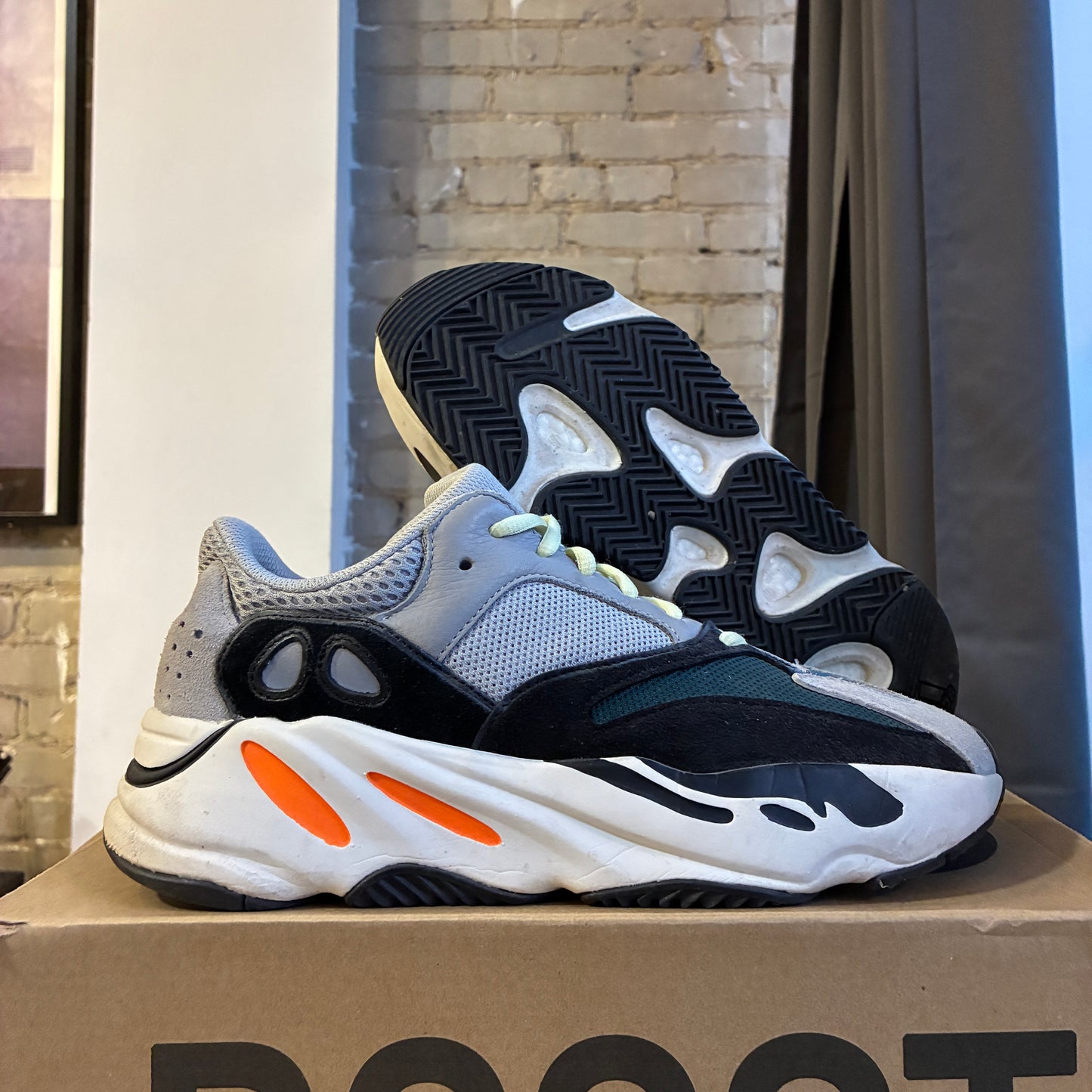Yeezy 700 "Waverunner" Size 9