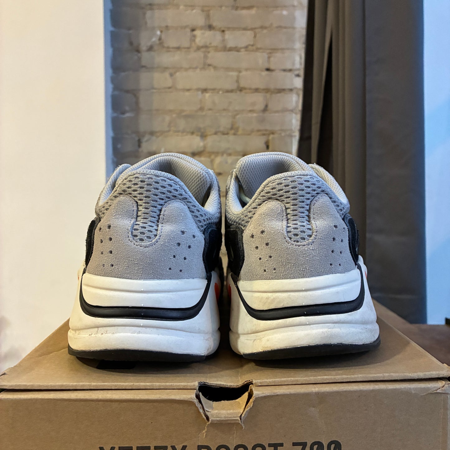 Yeezy 700 "Waverunner" Size 9