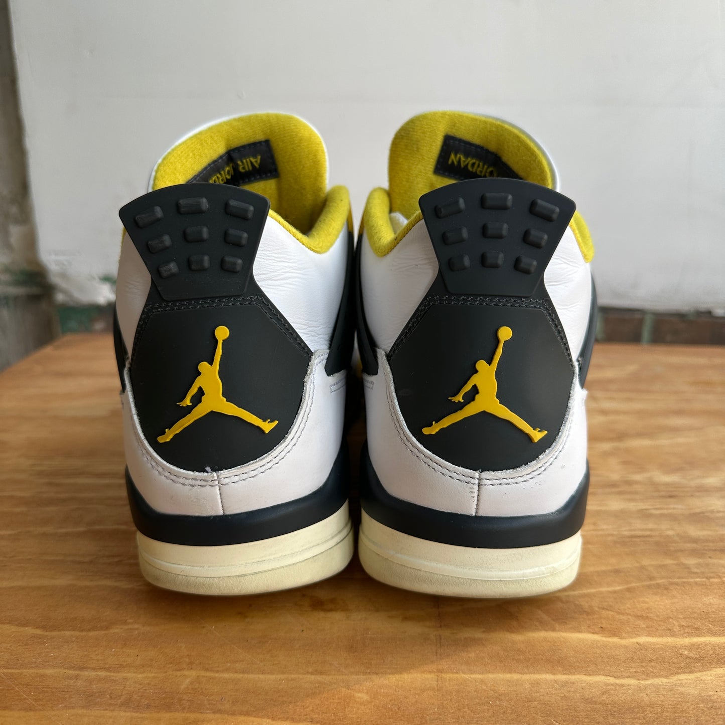 Jordan 4 "Vivid Sulfur" Size 12W