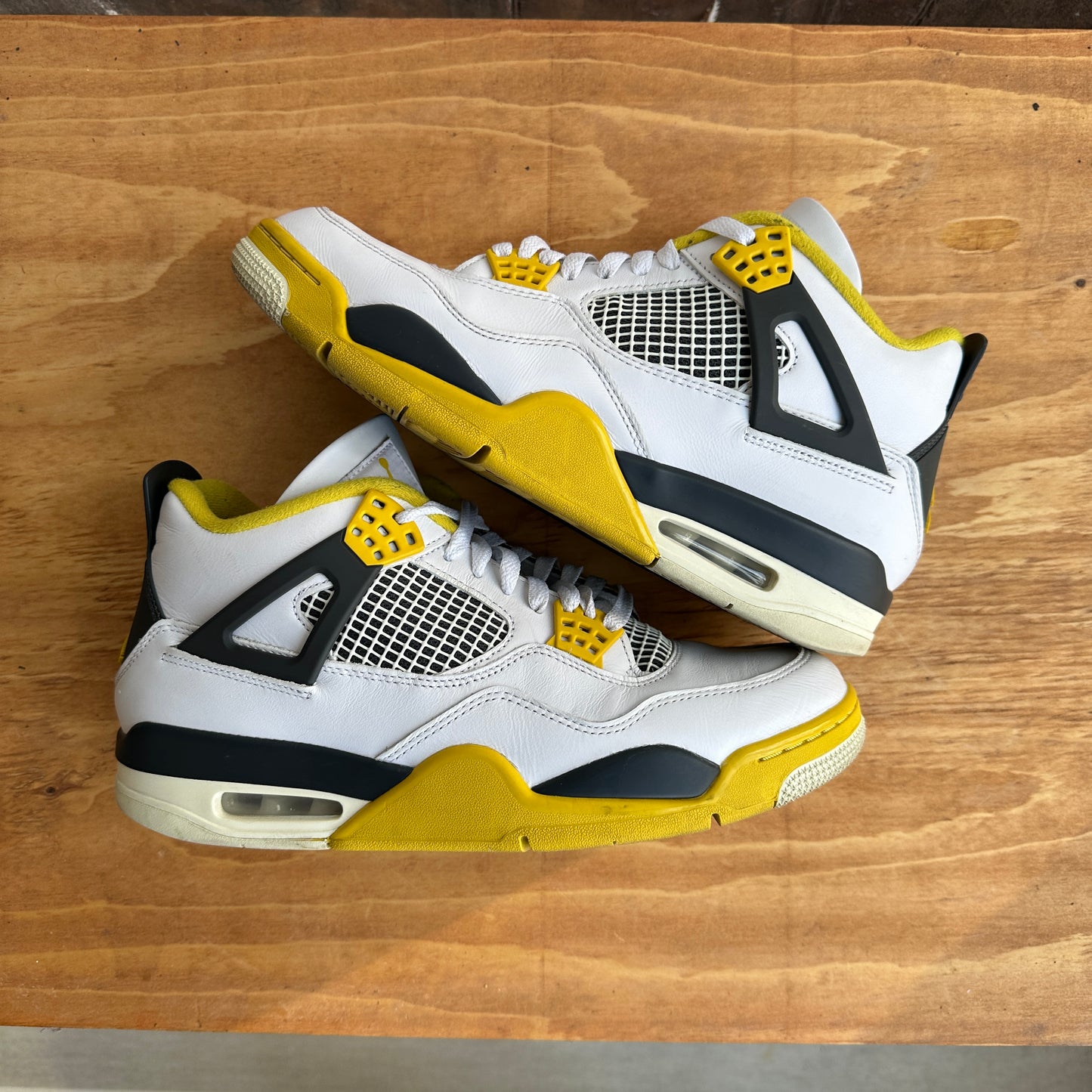 Jordan 4 "Vivid Sulfur" Size 12W