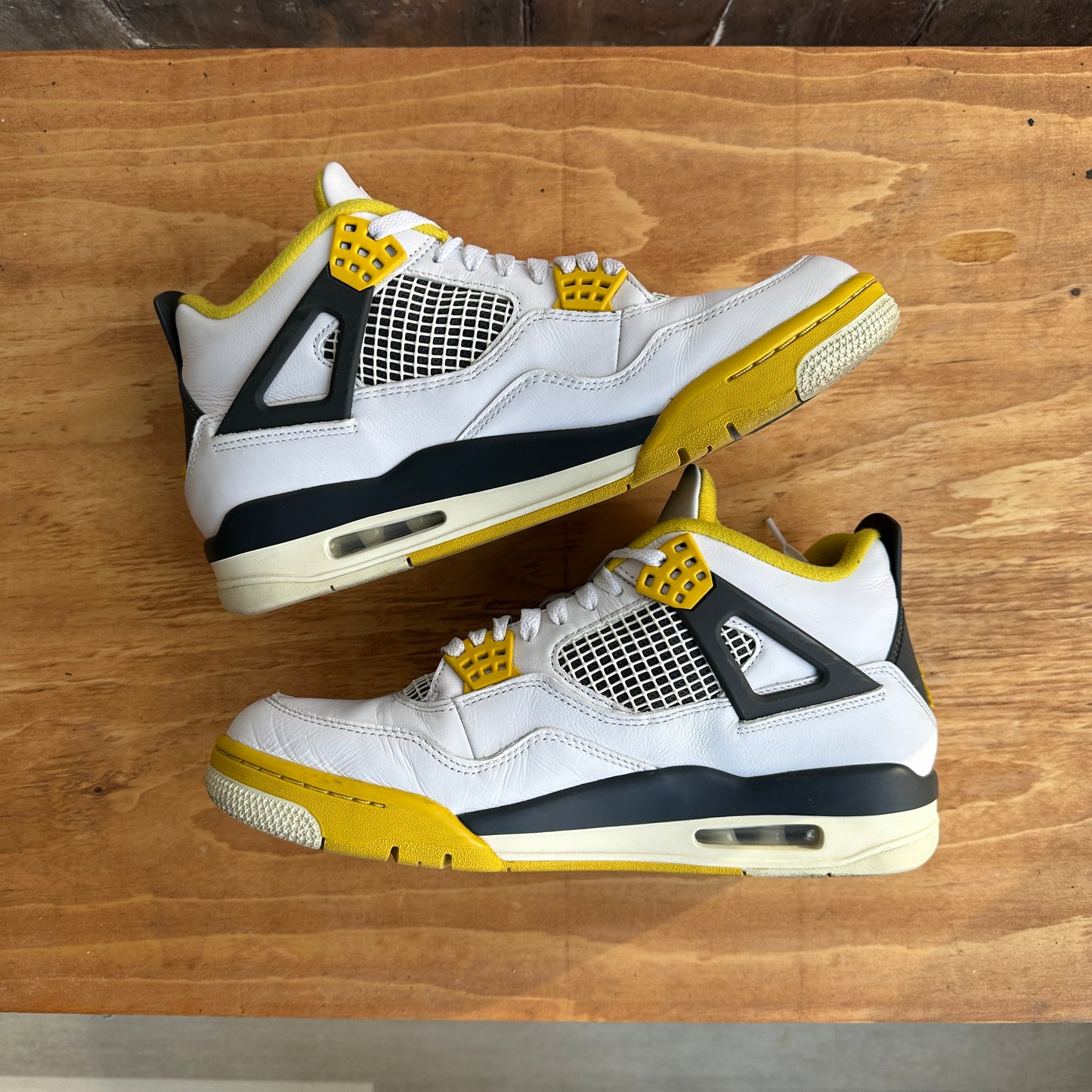 Jordan 4 "Vivid Sulfur" Size 12W