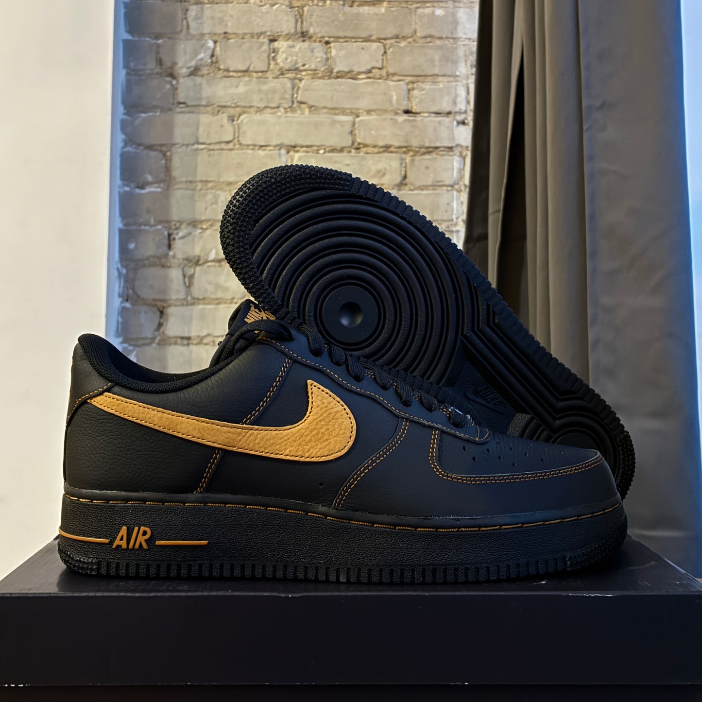 Brand New Nike Air Force 1 LV8 "Desert Ochre" Size 10.5