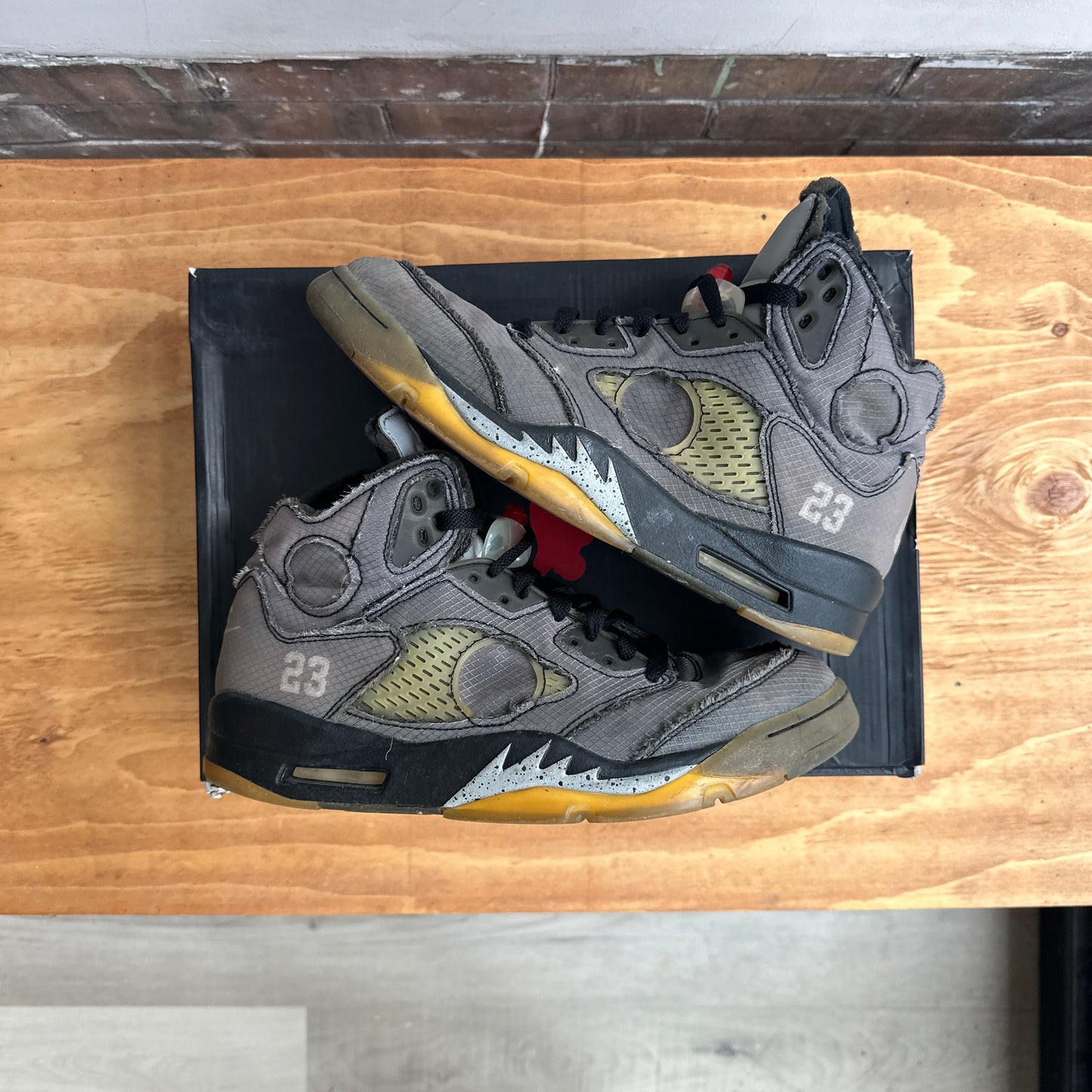 Off White X Jordan 5 "Muslin" Size 9