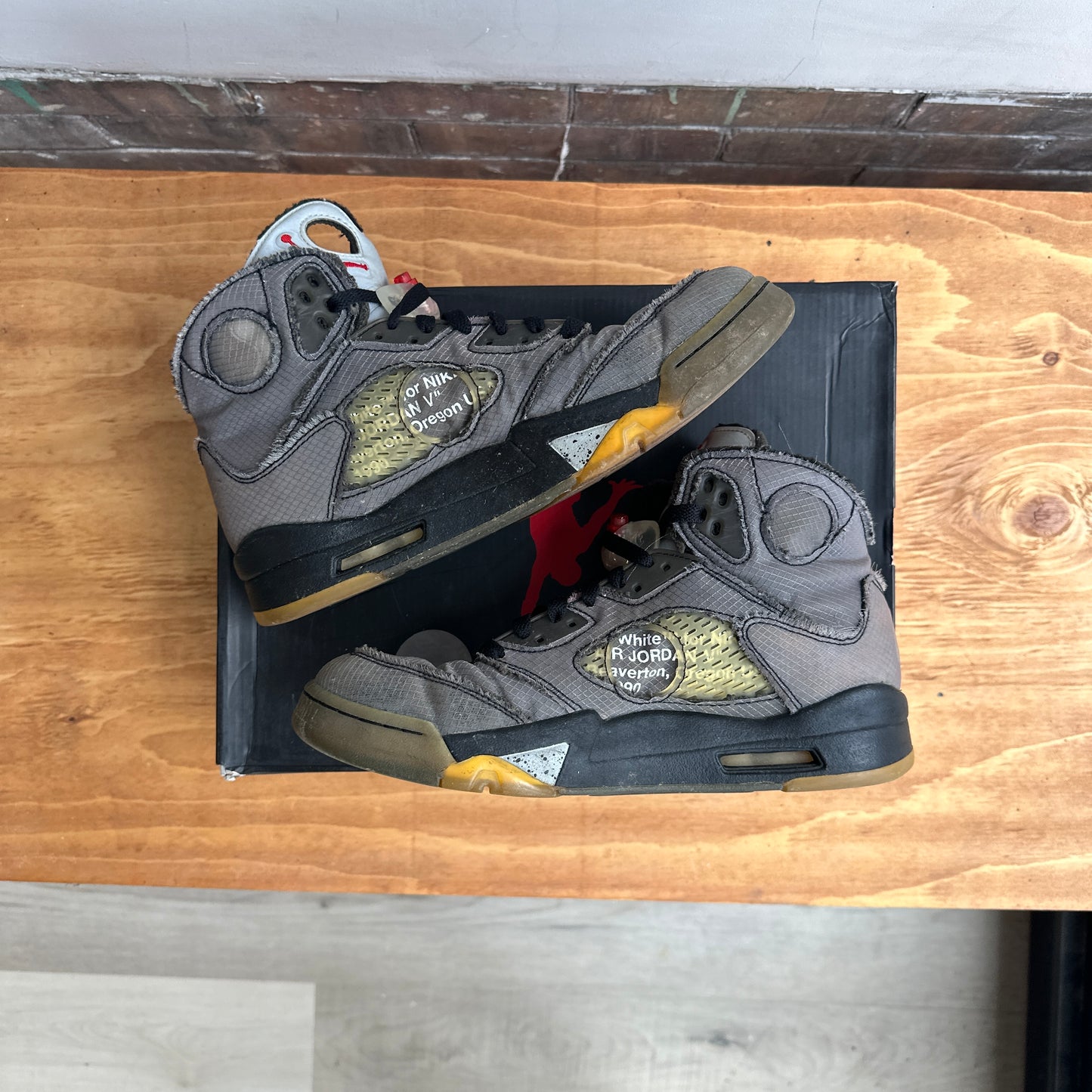 Off White X Jordan 5 "Muslin" Size 9