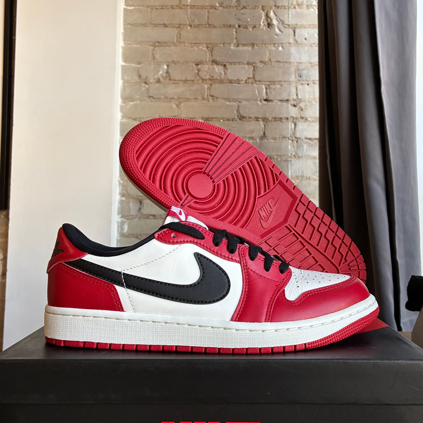 Brand New Jordan 1 Low "Chicago" Size 9