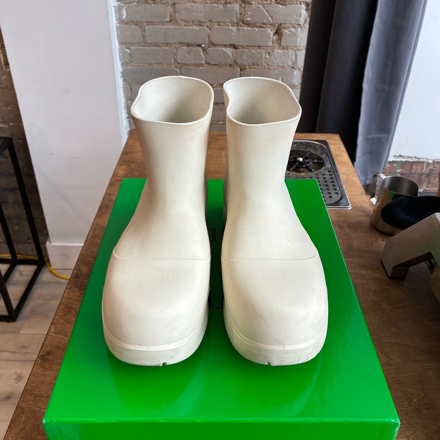 Bottega Veneta Puddle Boot White Size 45