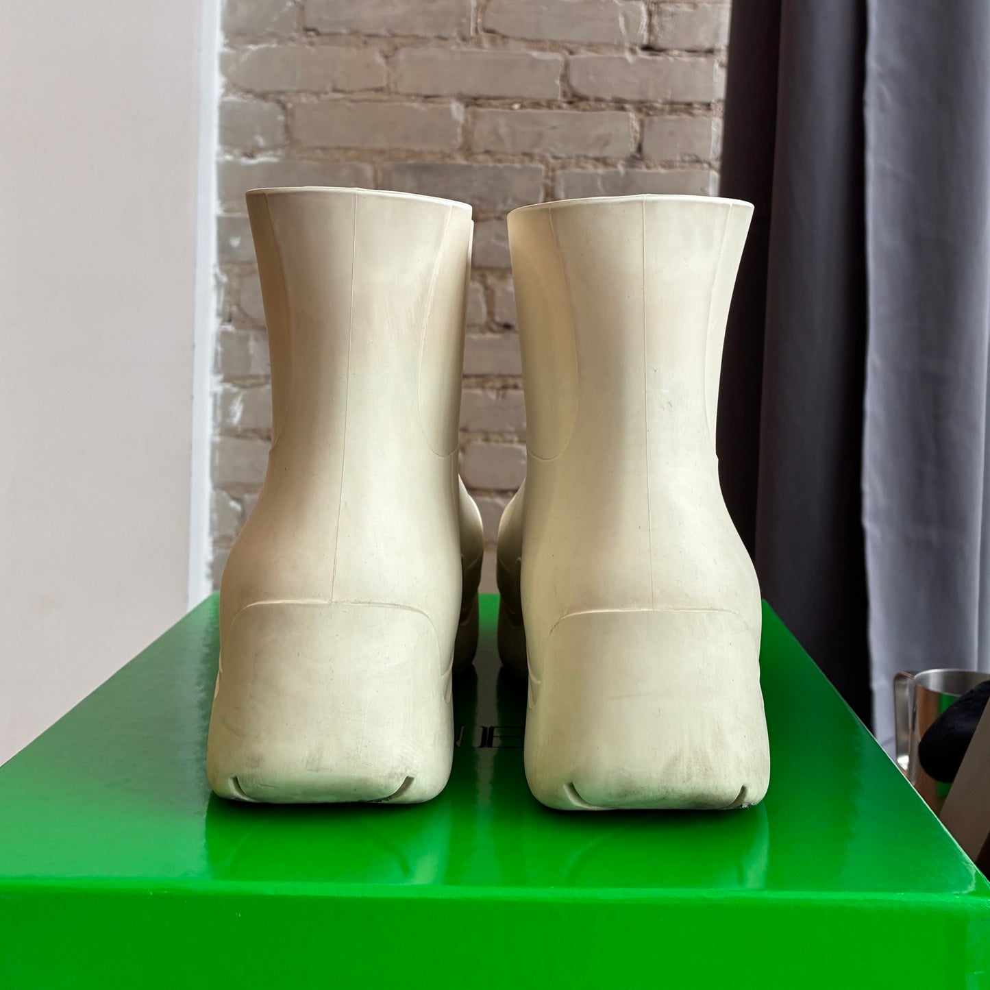 Bottega Veneta Puddle Boot White Size 45