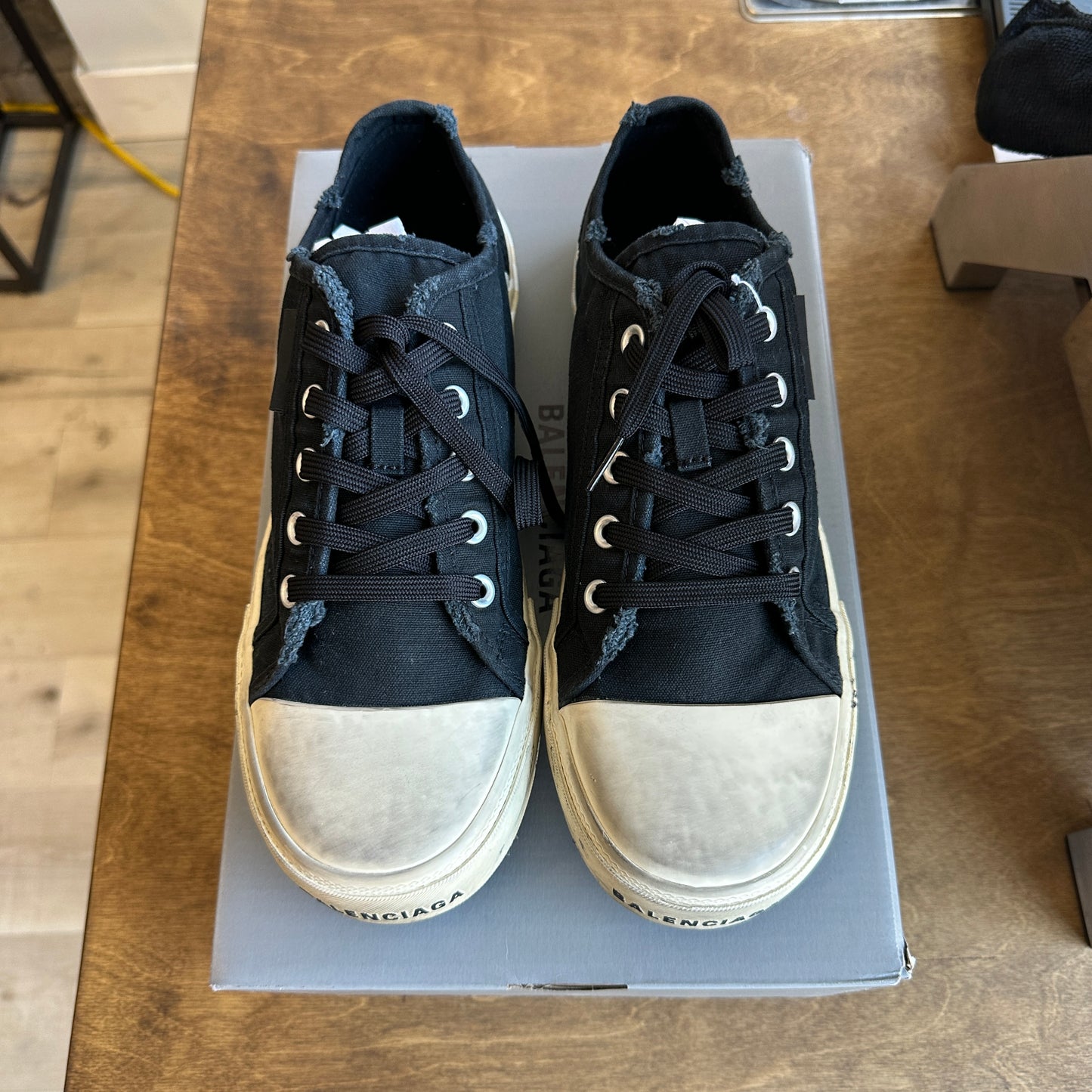 Brand New Balenciaga Paris Low Top Size 42