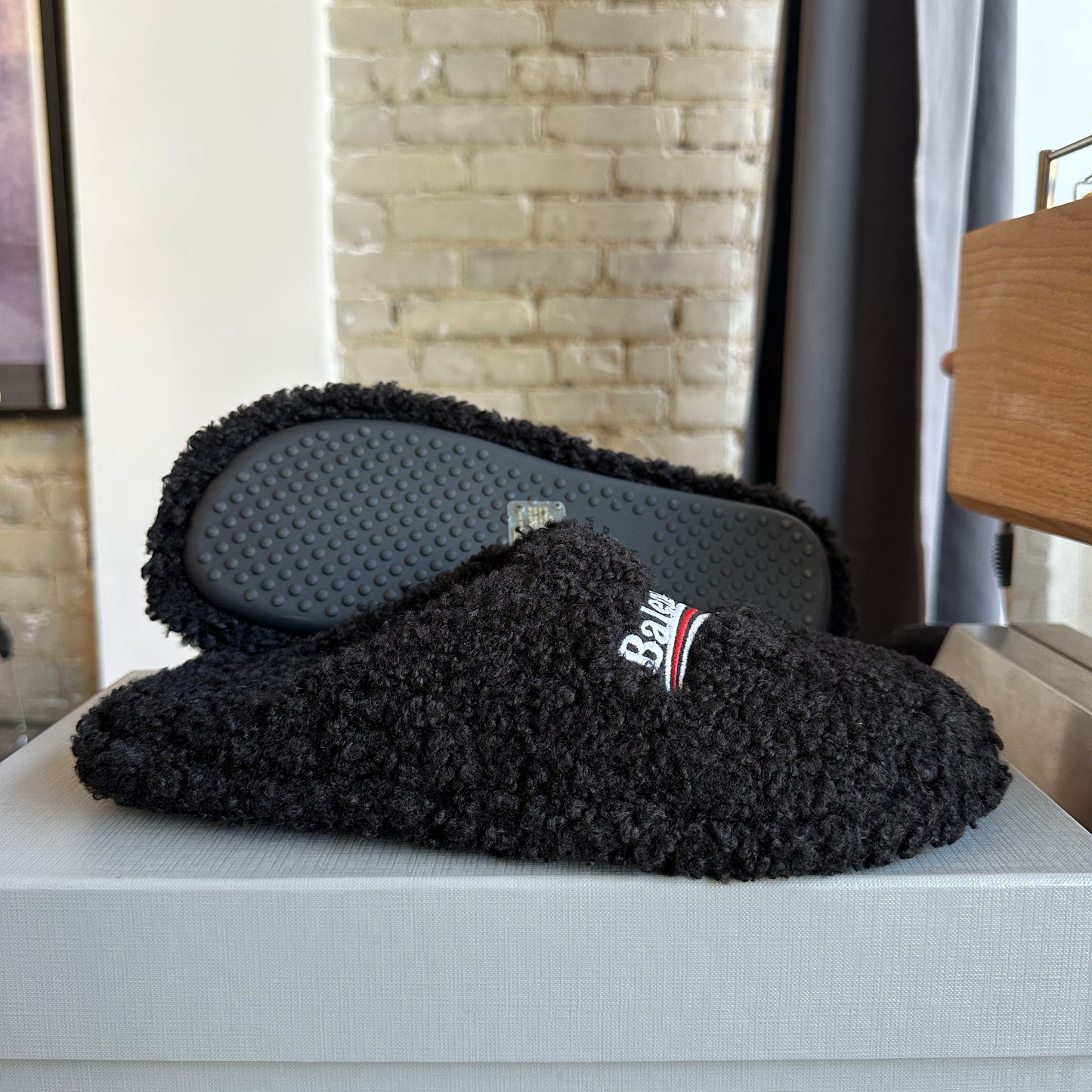 Brand New Balenciaga Furry Closed Slide Size 41