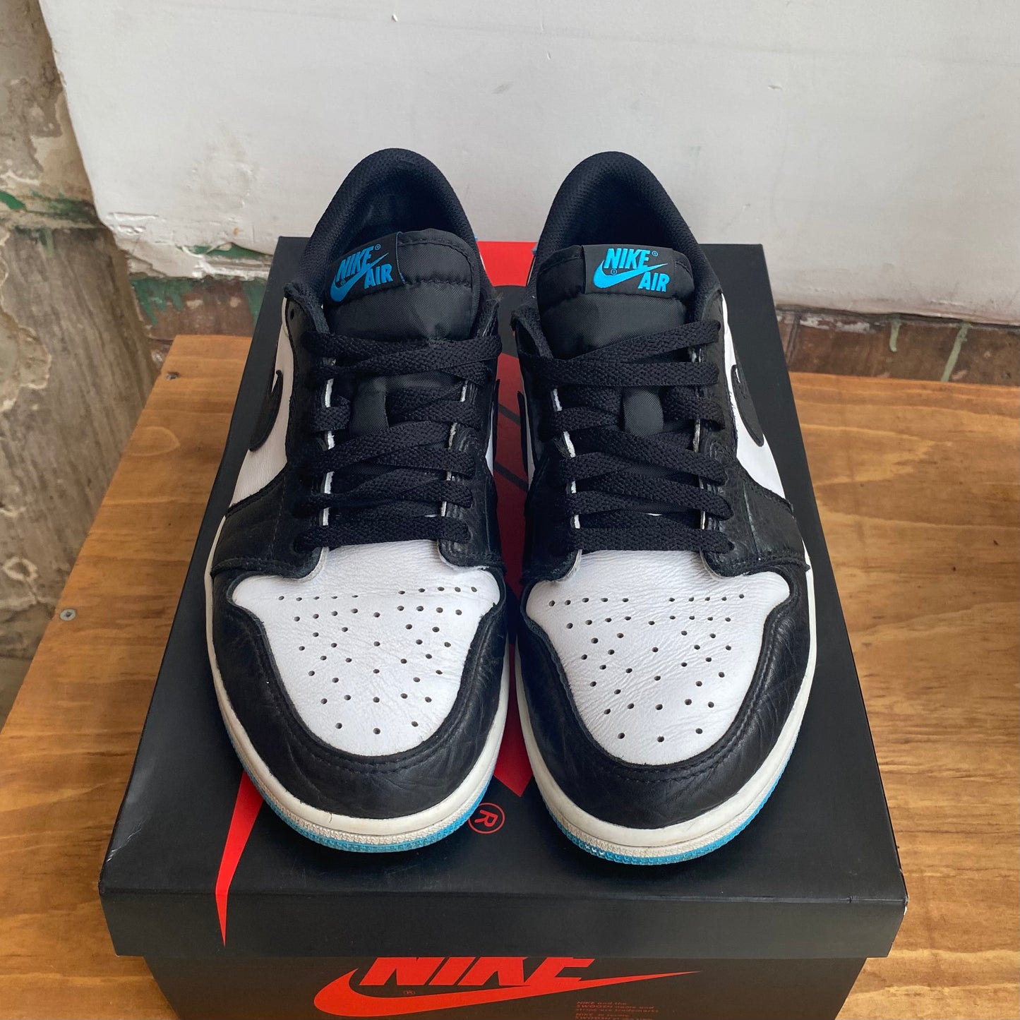 Air Jordan 1 Low "Powder Blue" Size 10