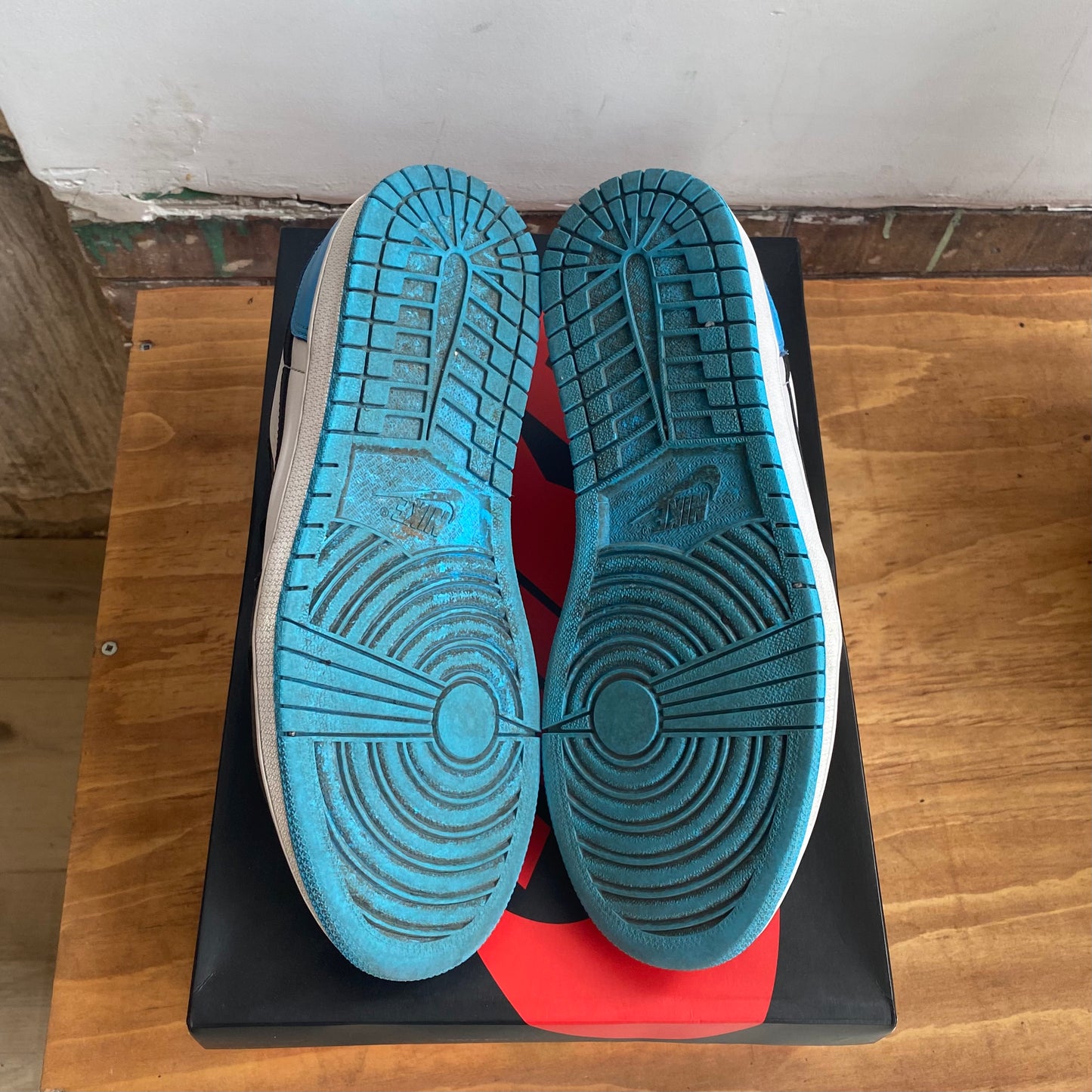 Air Jordan 1 Low "Powder Blue" Size 10