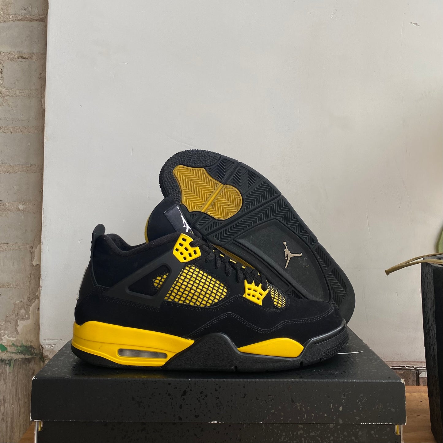 Jordan 4 "Thunder" Size 12