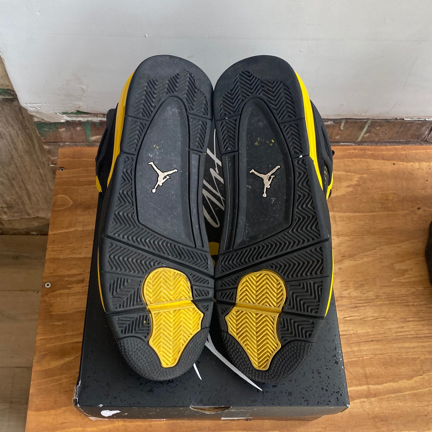 Jordan 4 "Thunder" Size 12