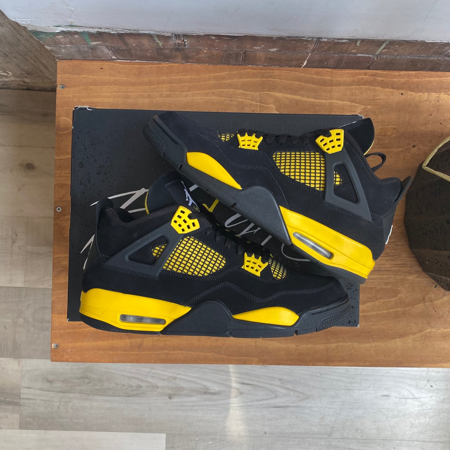 Jordan 4 "Thunder" Size 12