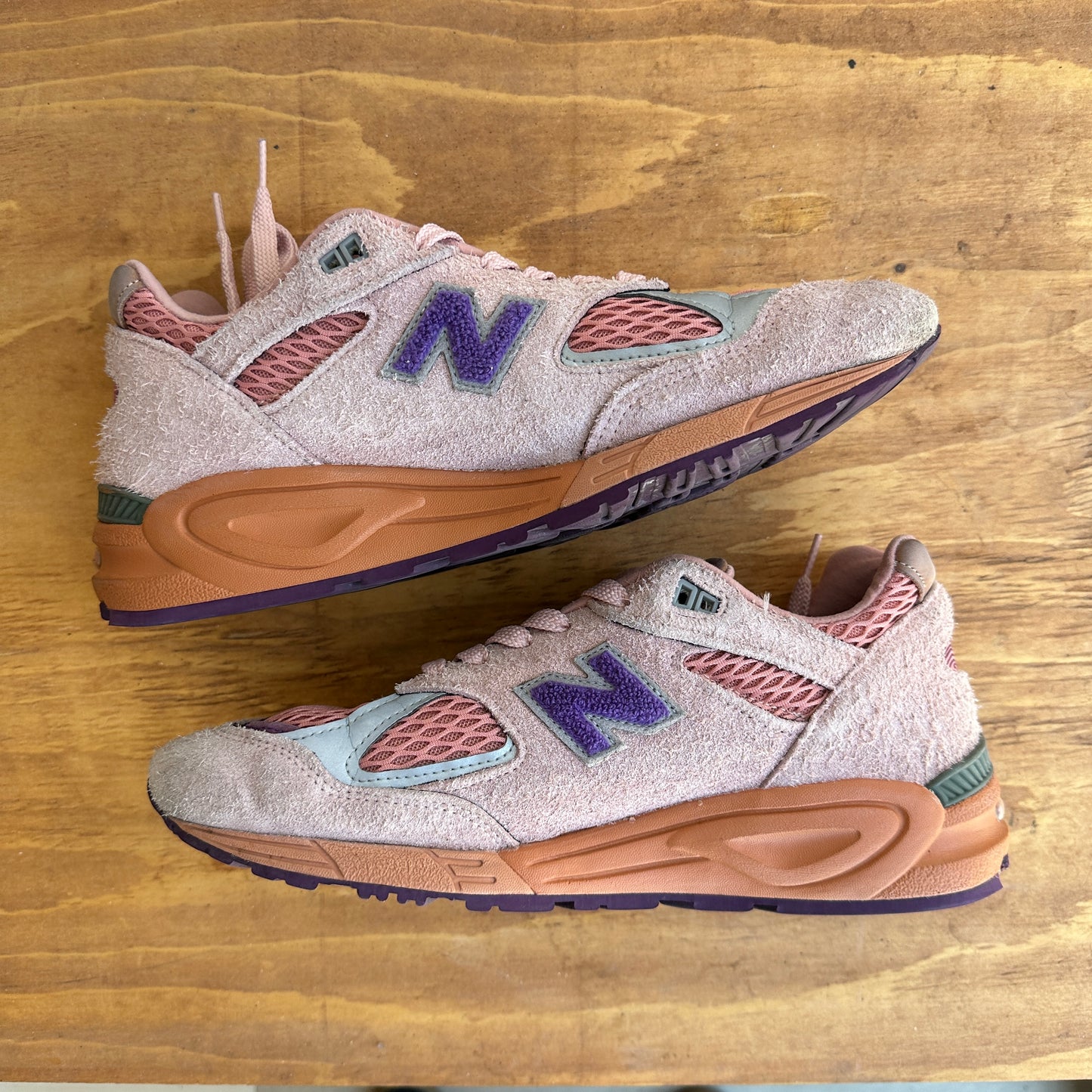 Salehe Bembury x New Balance 990v2 Size 10