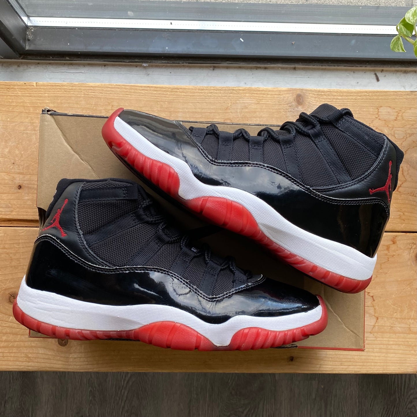 VNDS Jordan 11 'Playoffs Bred' Size 9