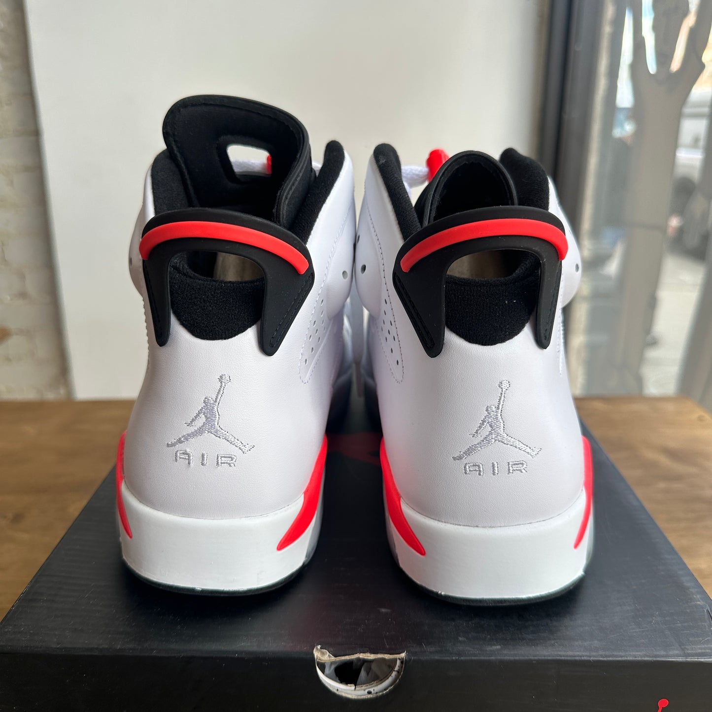 Air Jordan 6 "White Infrared" Size 11
