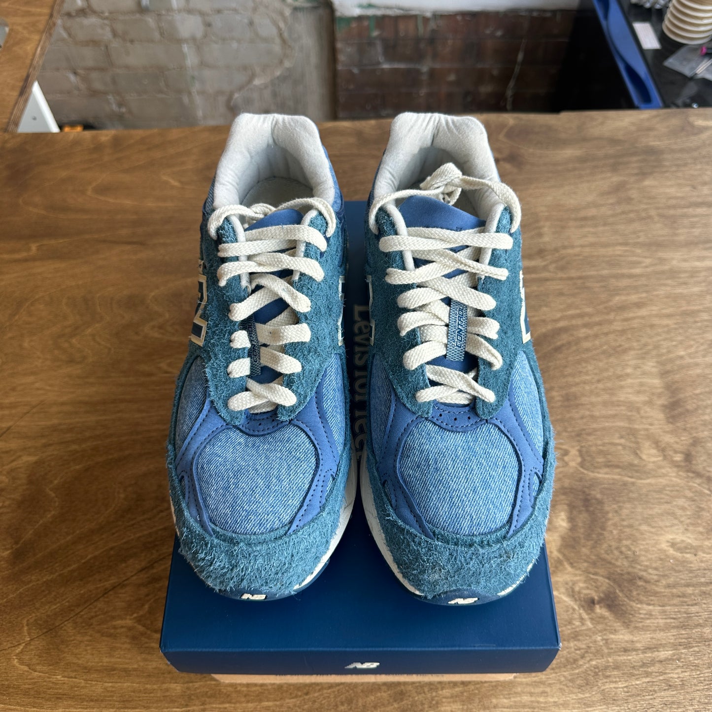 New Balance 990v3 MiUSA Levi's Denim Size 9