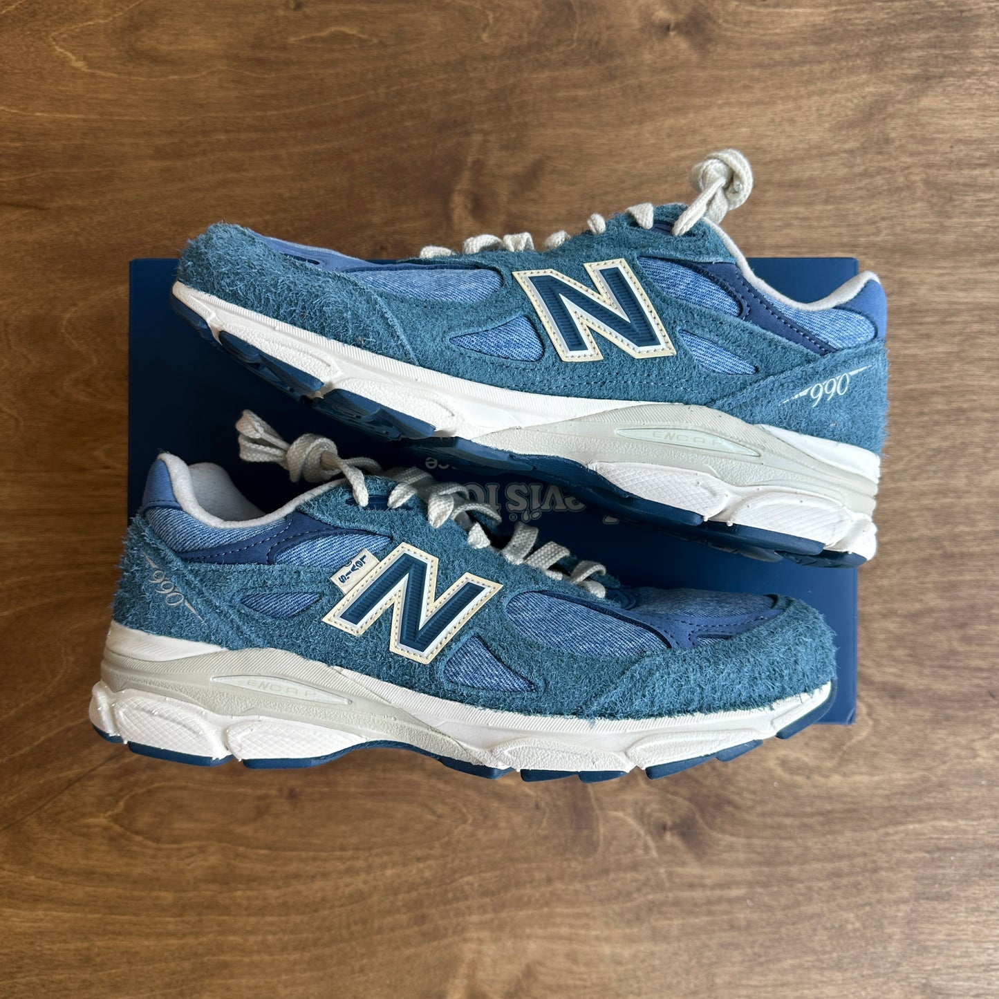 New Balance 990v3 MiUSA Levi's Denim Size 9