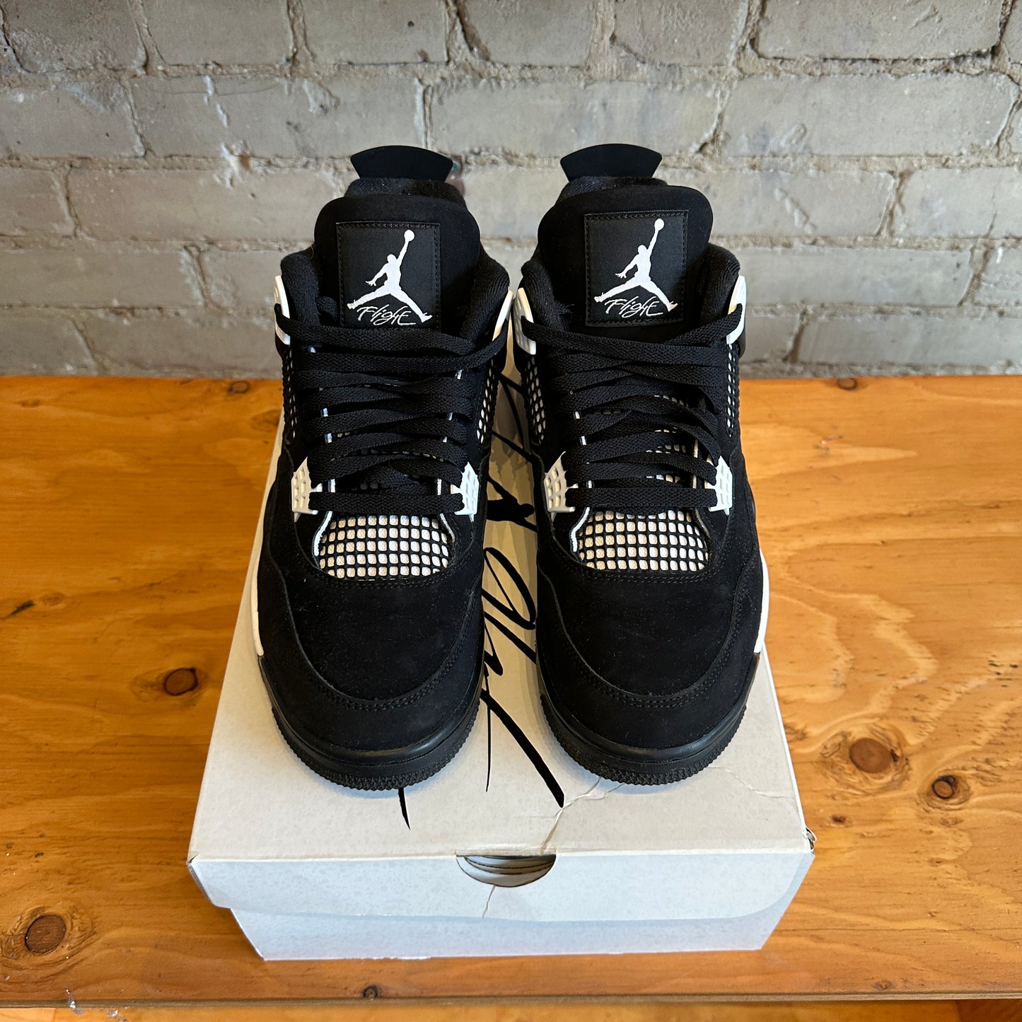Air Jordan 4 "White Thunder" Size 11