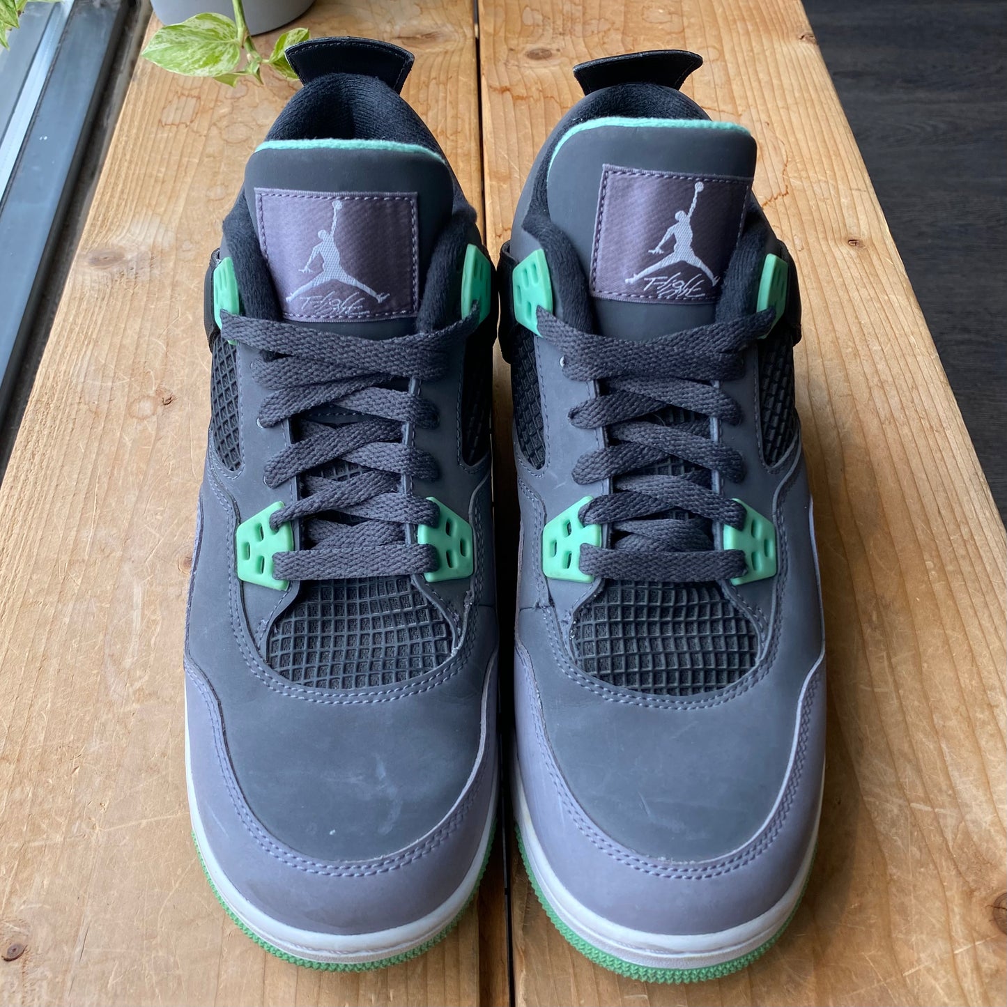 Air Jordan 4 'Green Glow' Size 7Y