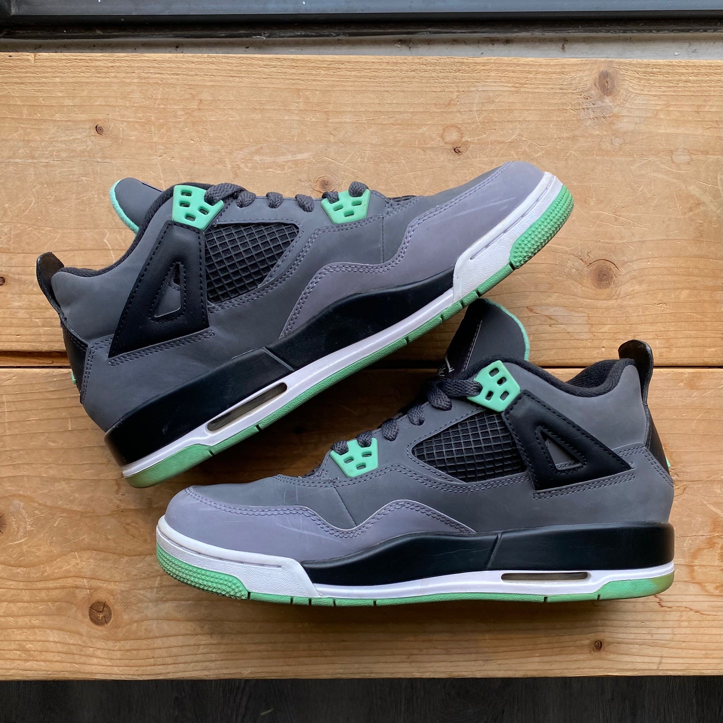 Air Jordan 4 'Green Glow' Size 7Y