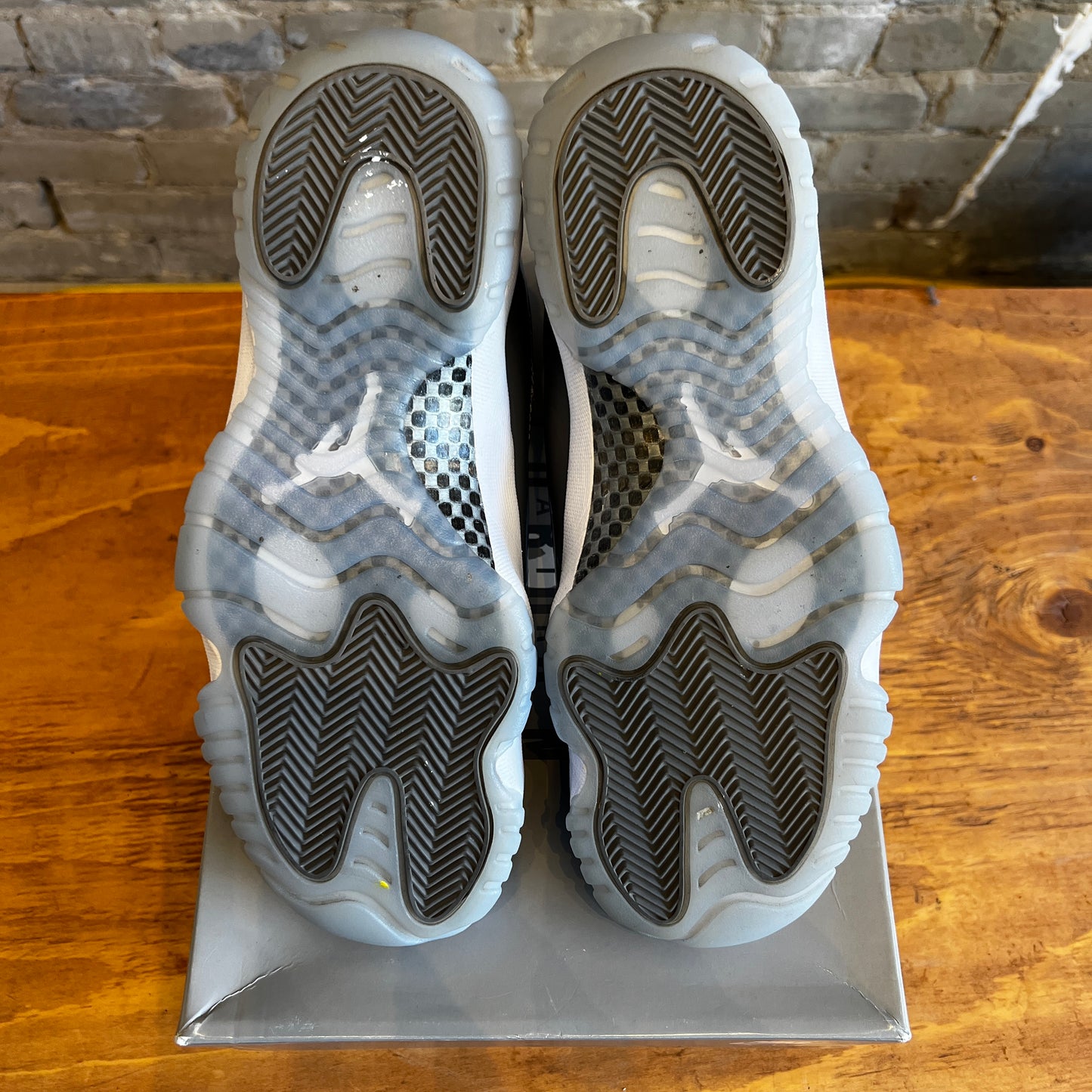 Jordan 11 "Cool Grey" Size 8.5