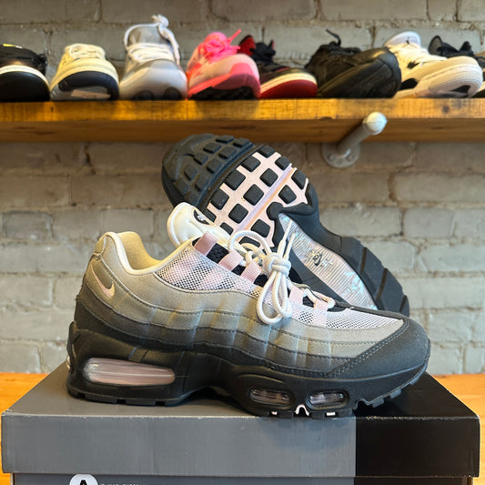 Nike Air Max 95 "Pink Foam" Size 8