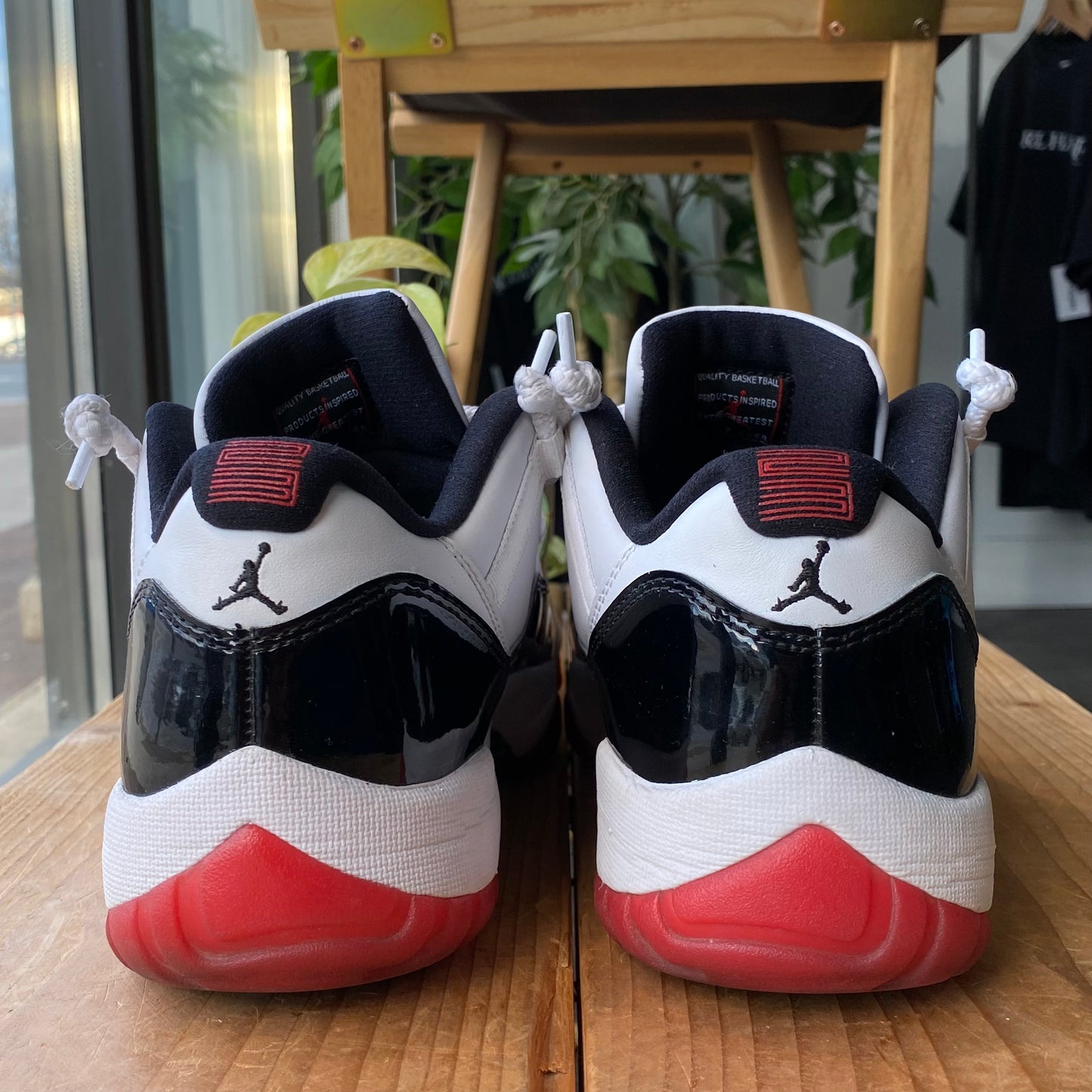 Jordan 11 Low 'Concord Bred' Size 9