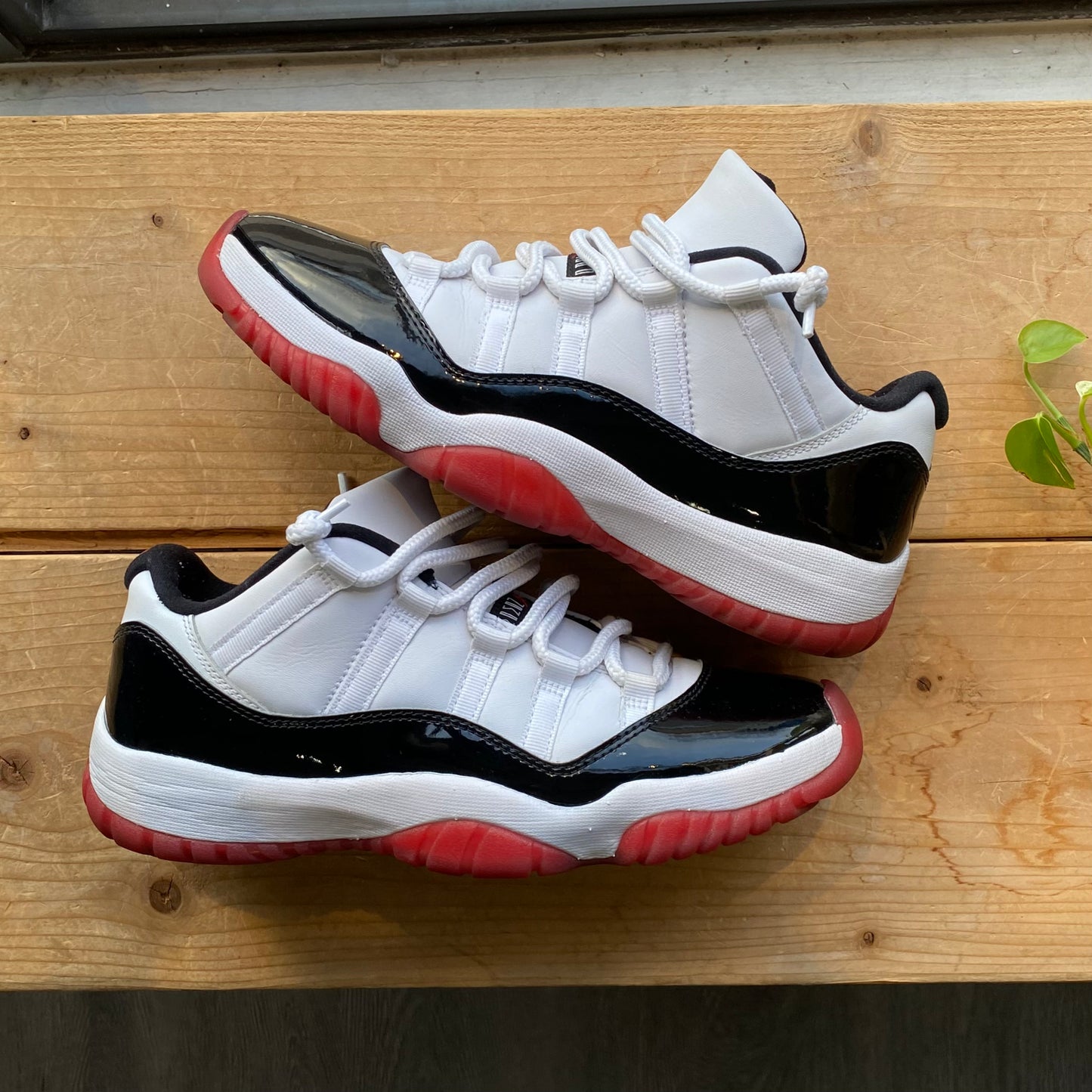 Jordan 11 Low 'Concord Bred' Size 9